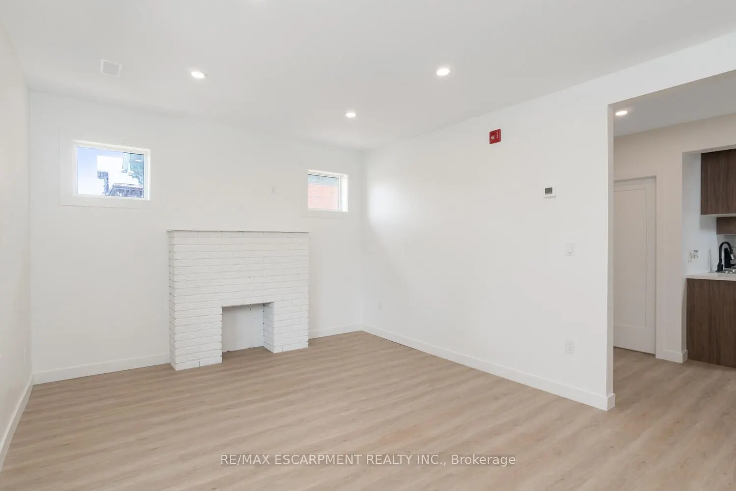 127 Victoria Avenue S, #6