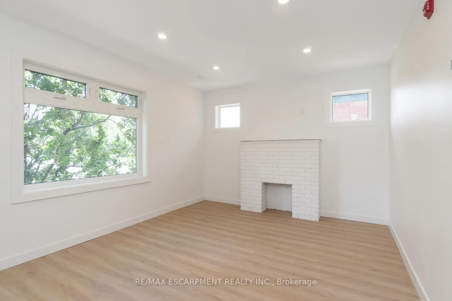 127 Victoria Avenue S, #6