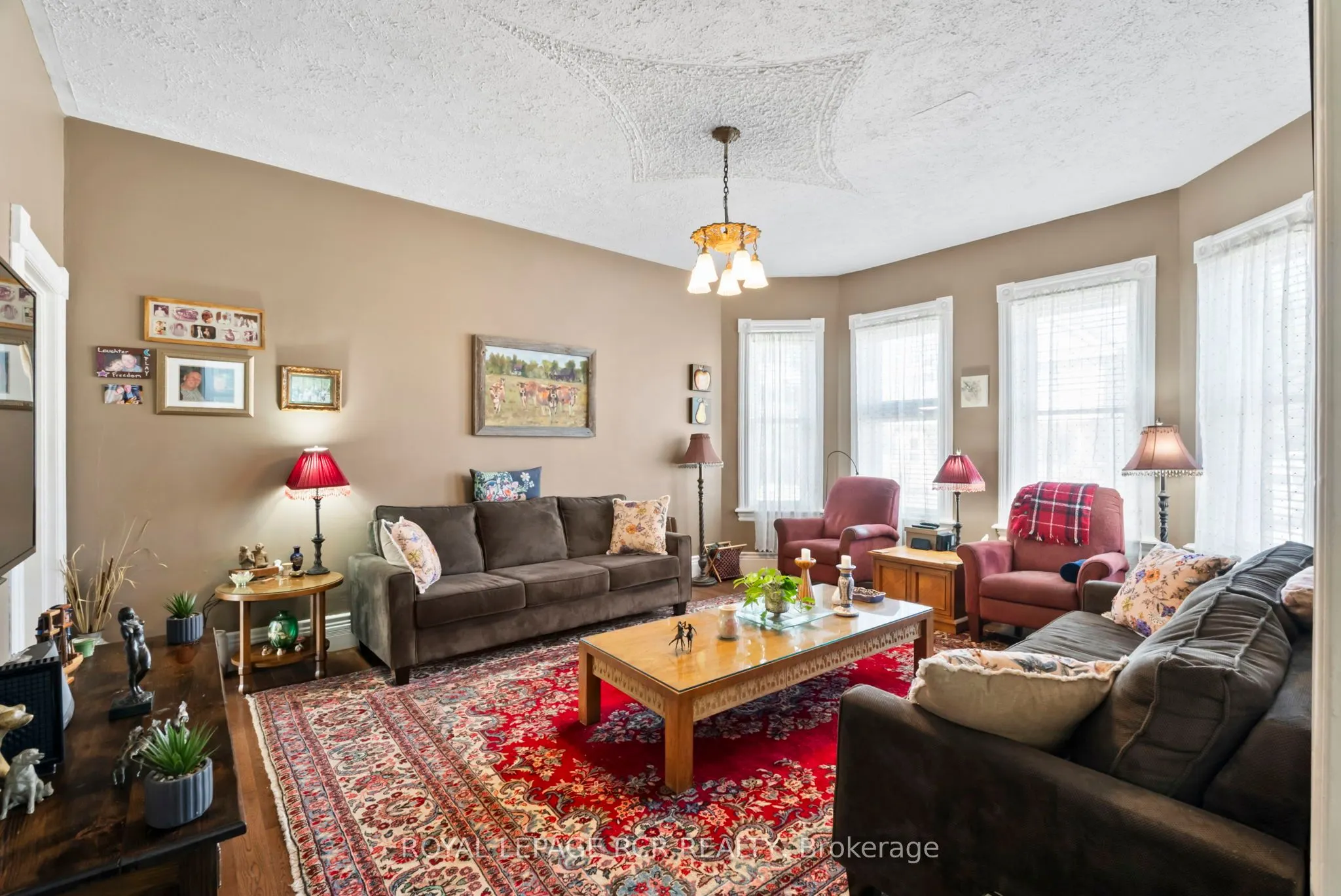 152 2nd Avenue SW