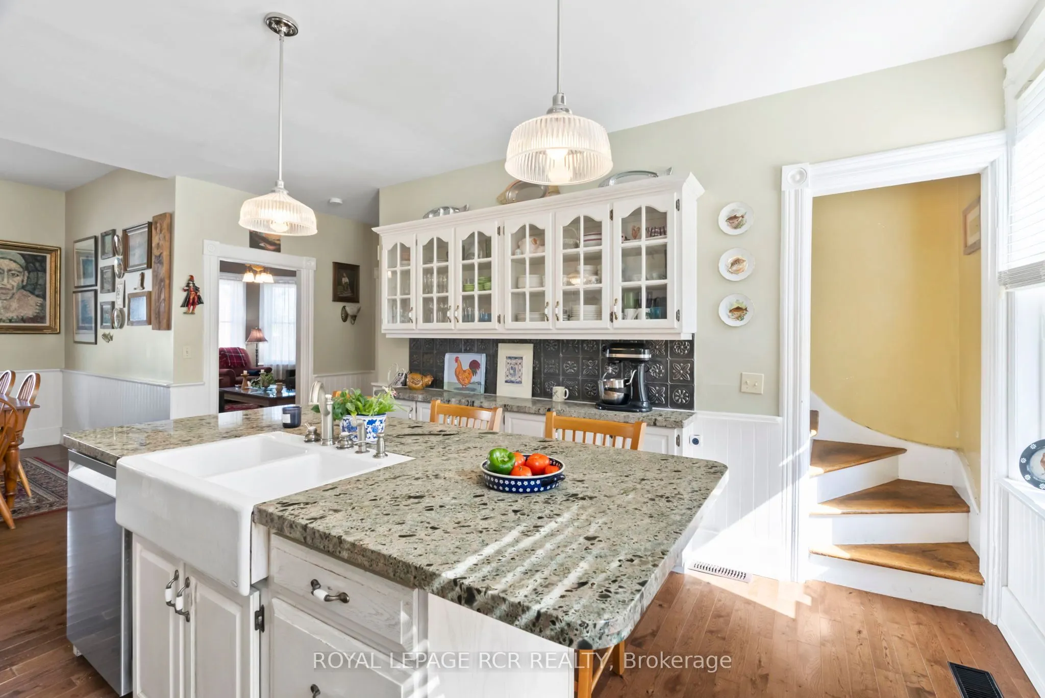 152 2nd Avenue SW