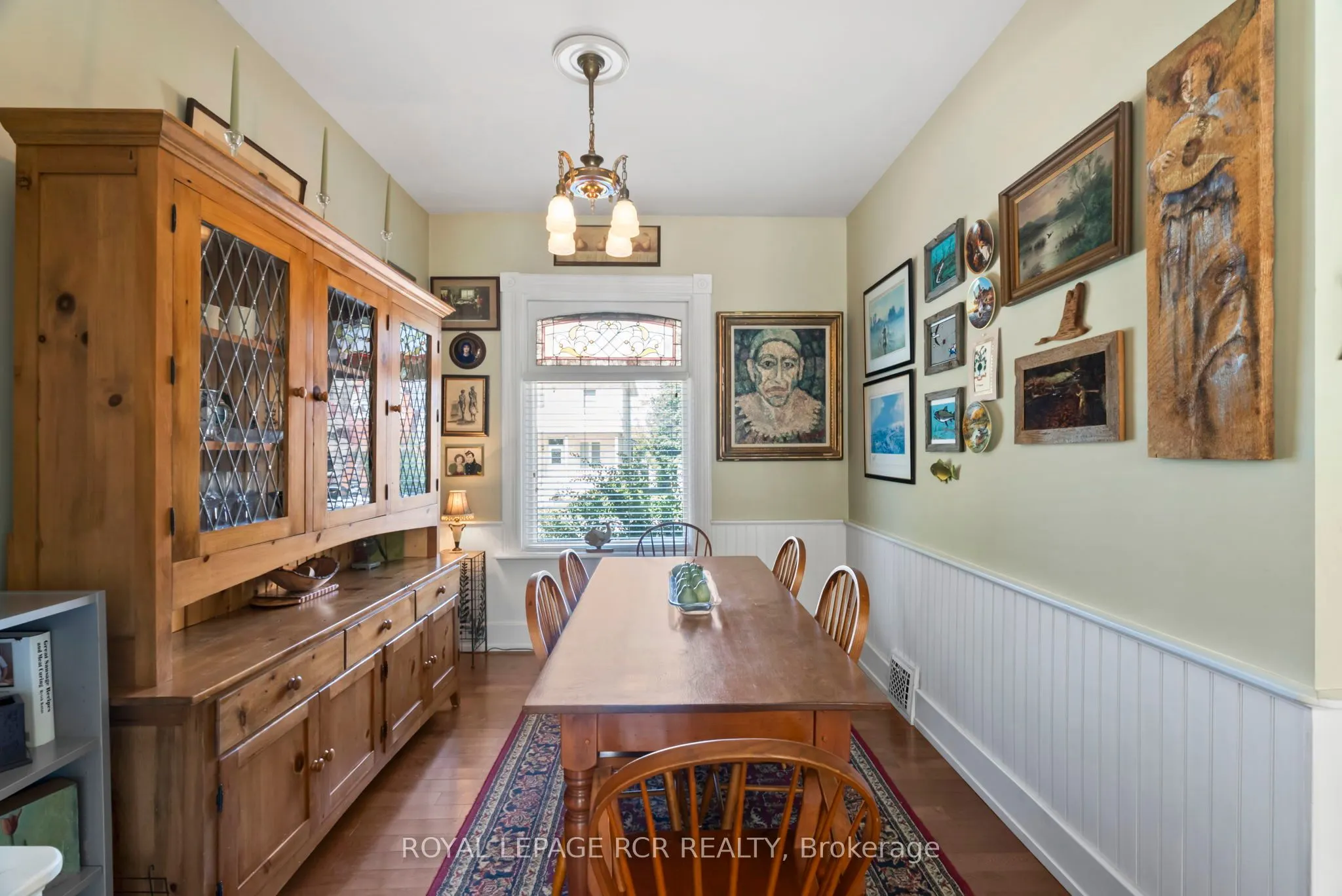 152 2nd Avenue SW