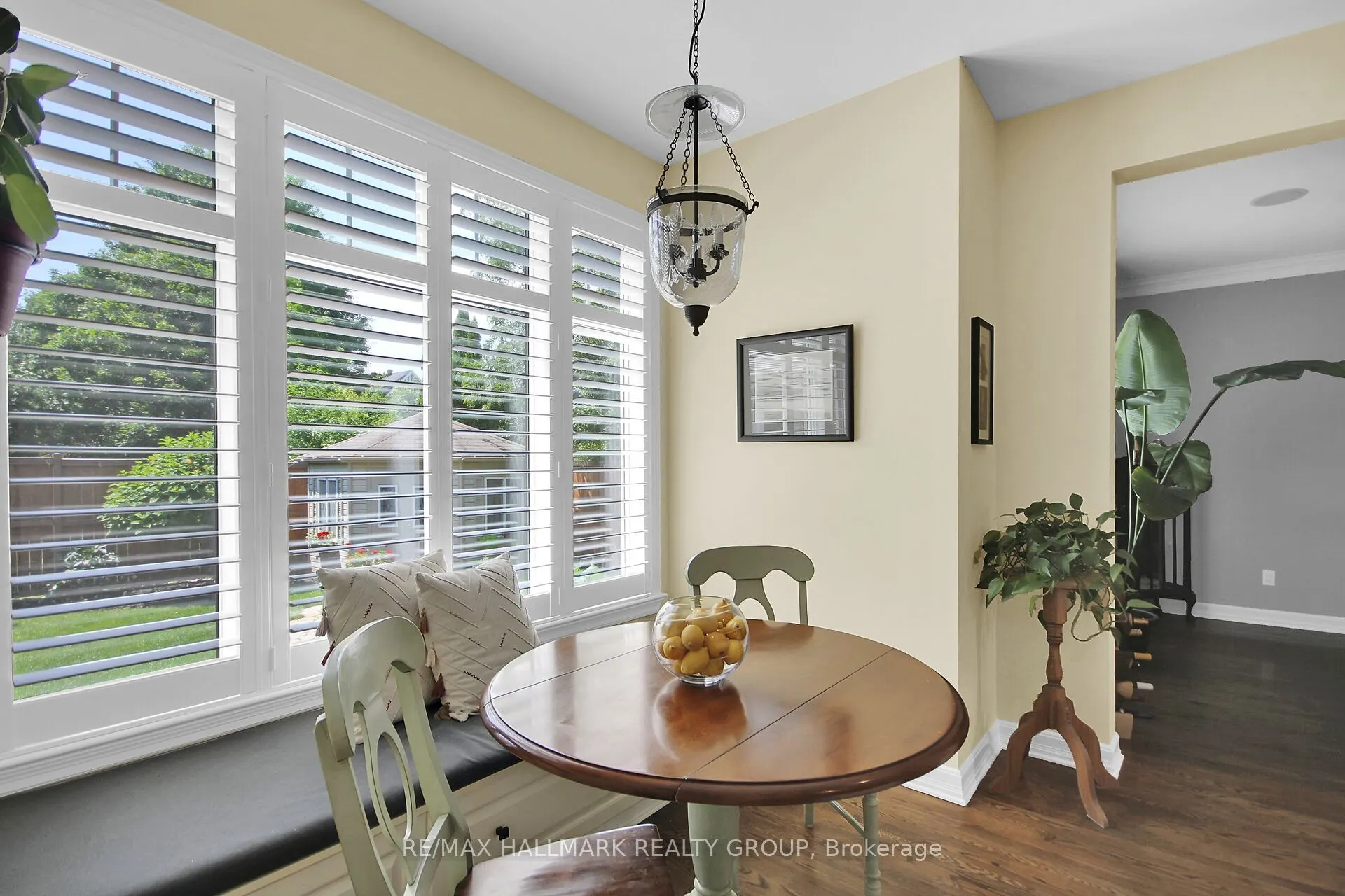 30 OAKBRIAR Crescent