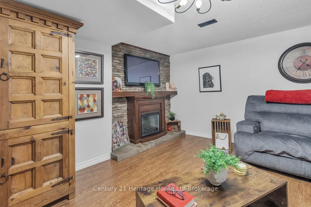 4 Demeyere Avenue