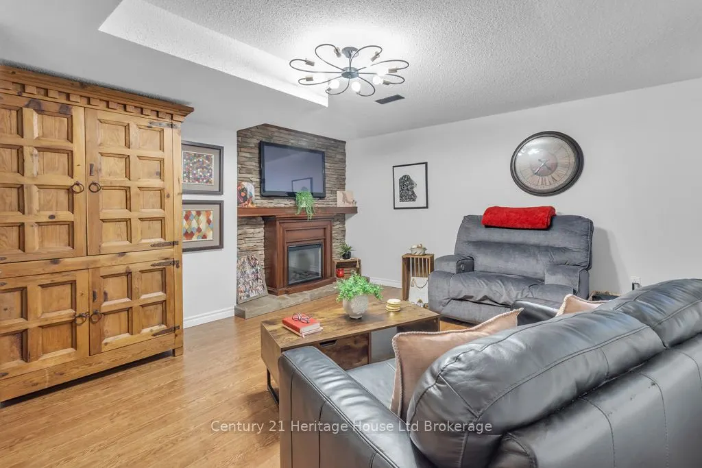 4 Demeyere Avenue