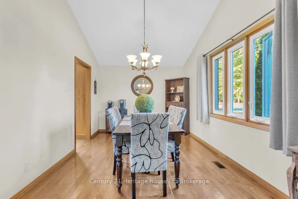 4 Demeyere Avenue