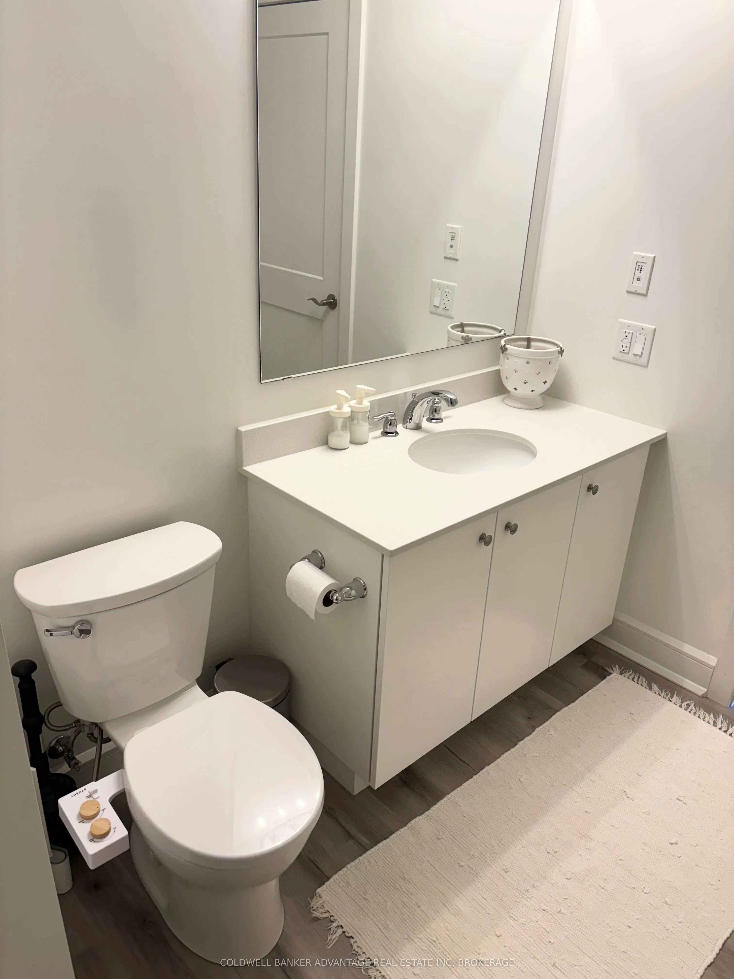 243 NORTHFIELD Drive, #612