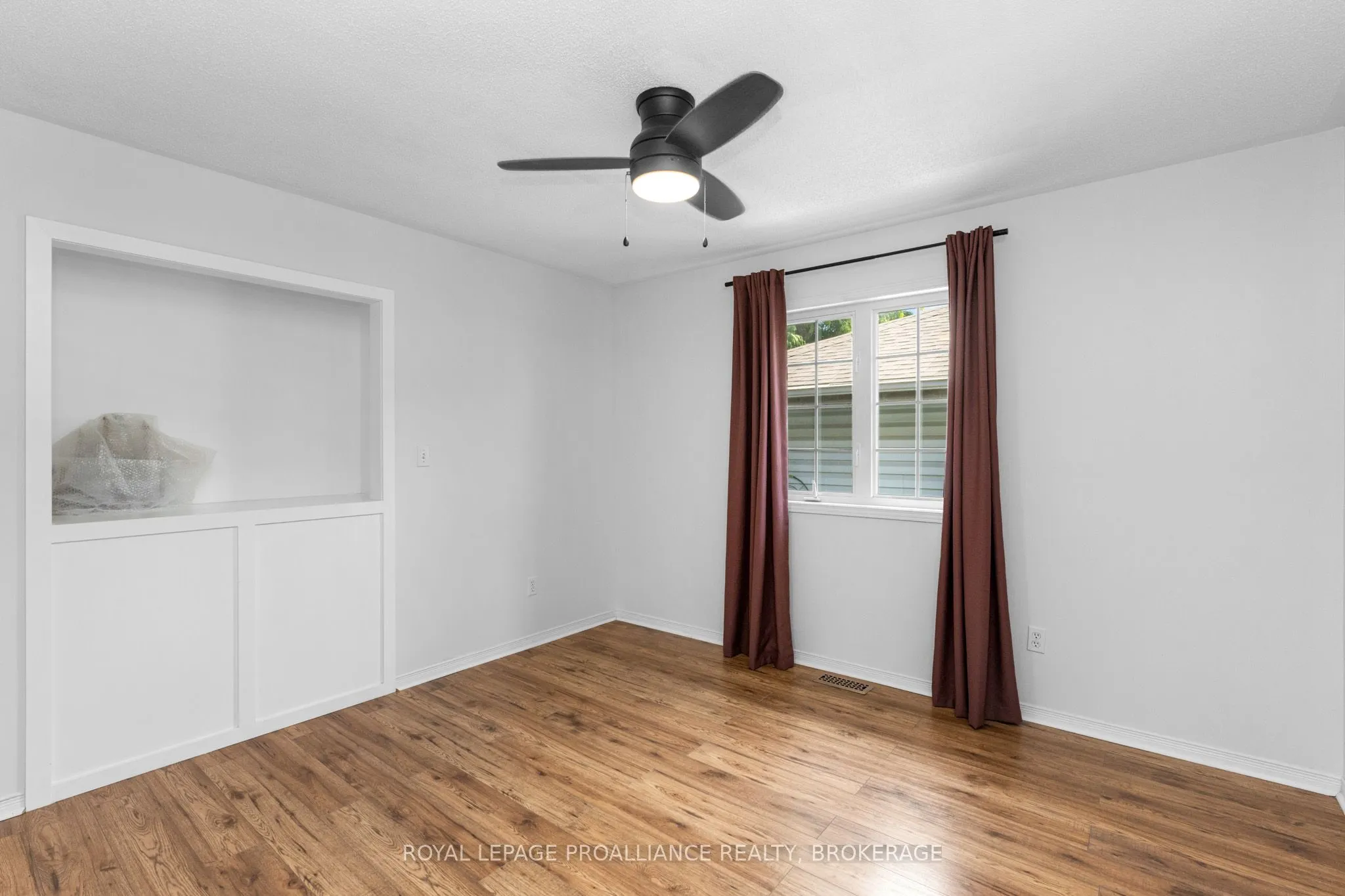 343 Sunrise Crescent