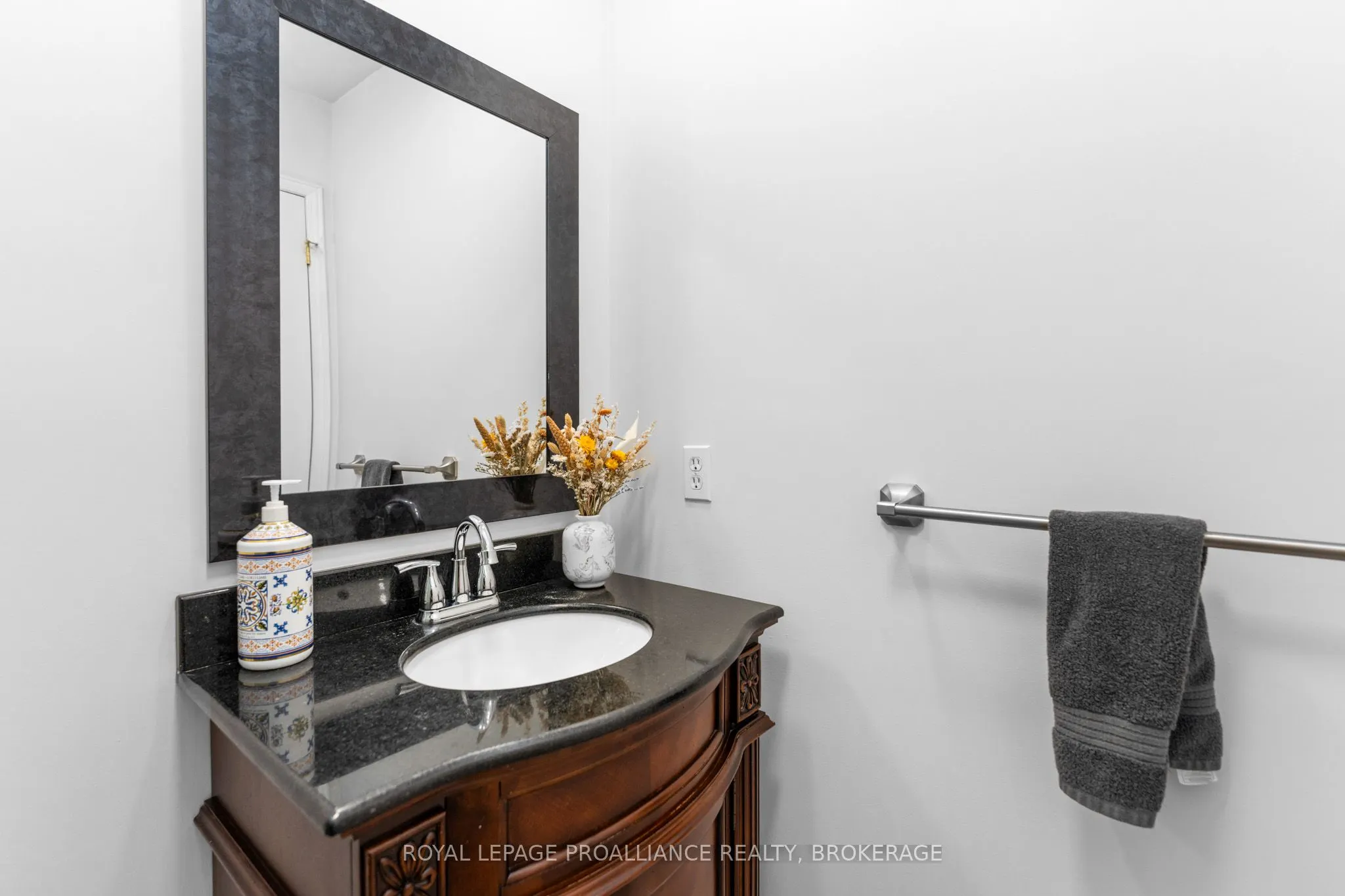 343 Sunrise Crescent