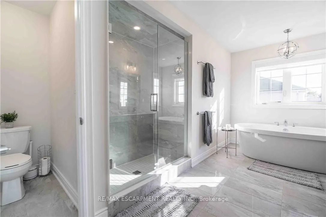 253 Kinsman Drive