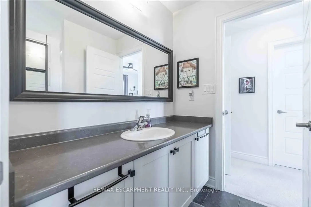 253 Kinsman Drive
