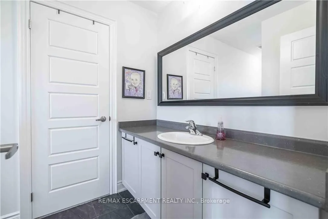 253 Kinsman Drive