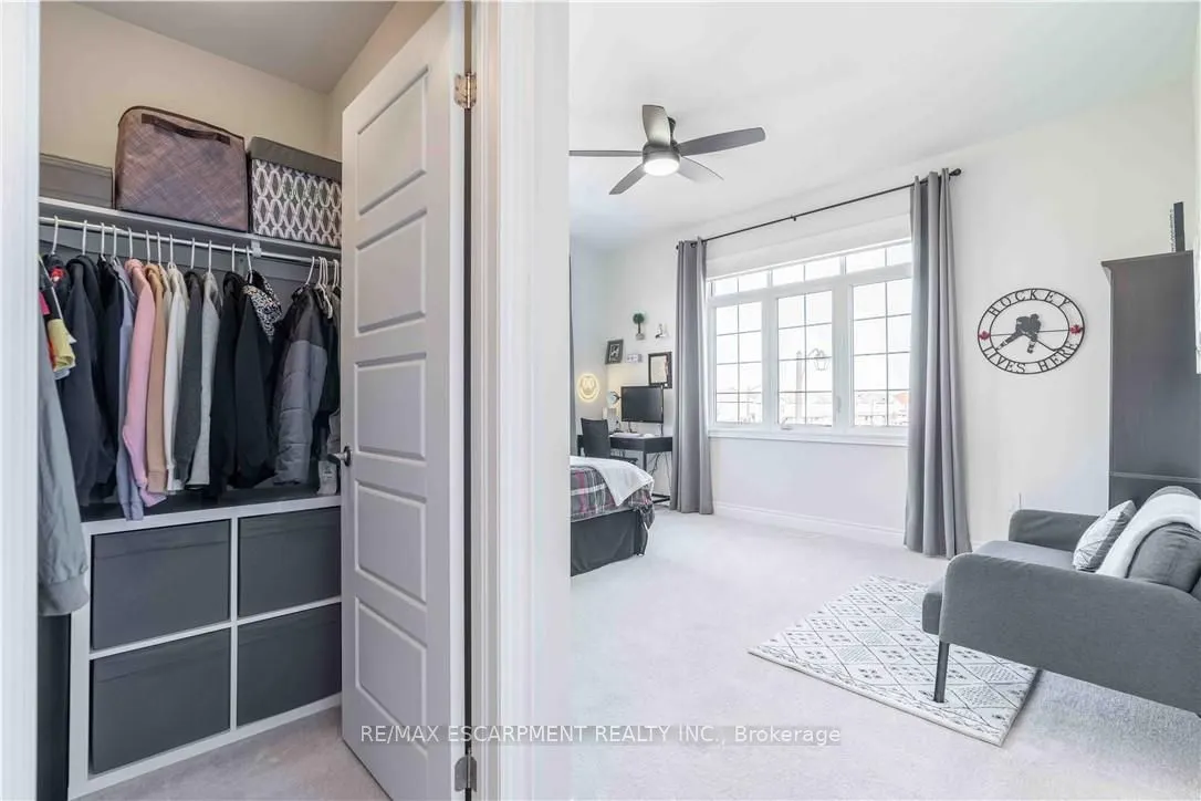 253 Kinsman Drive