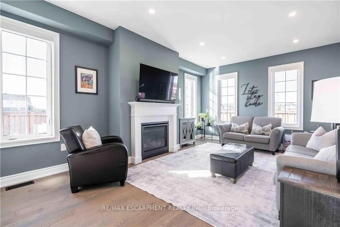 253 Kinsman Drive