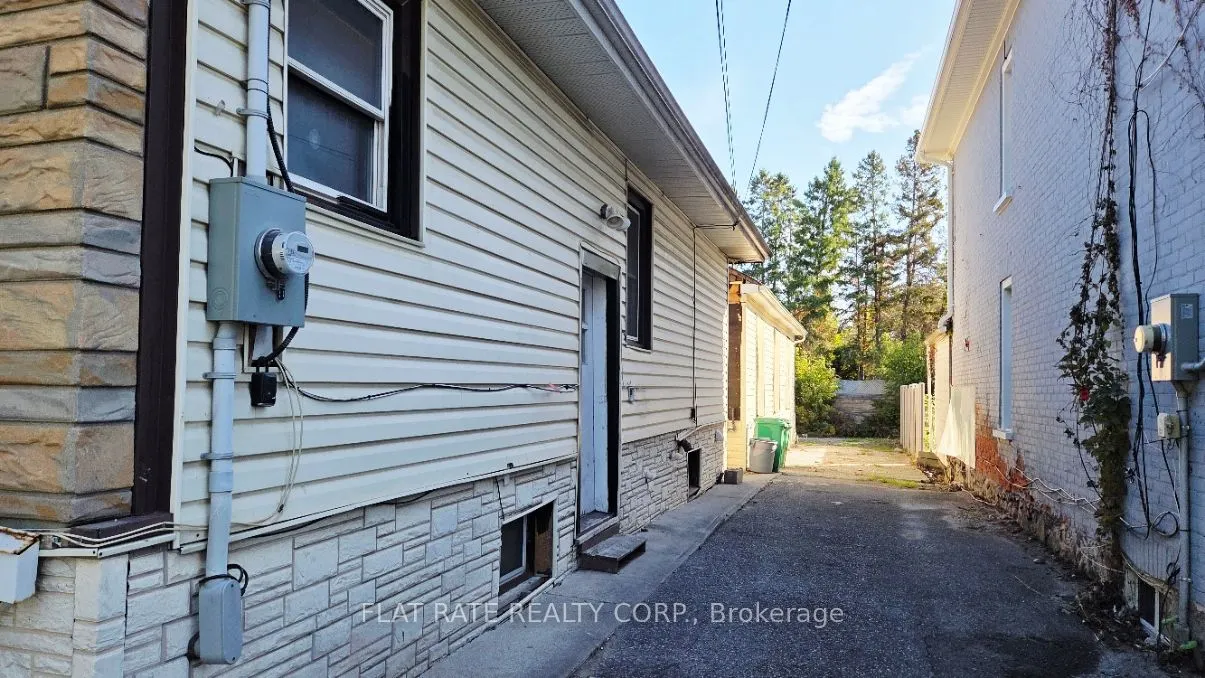 106 STEWART Street
