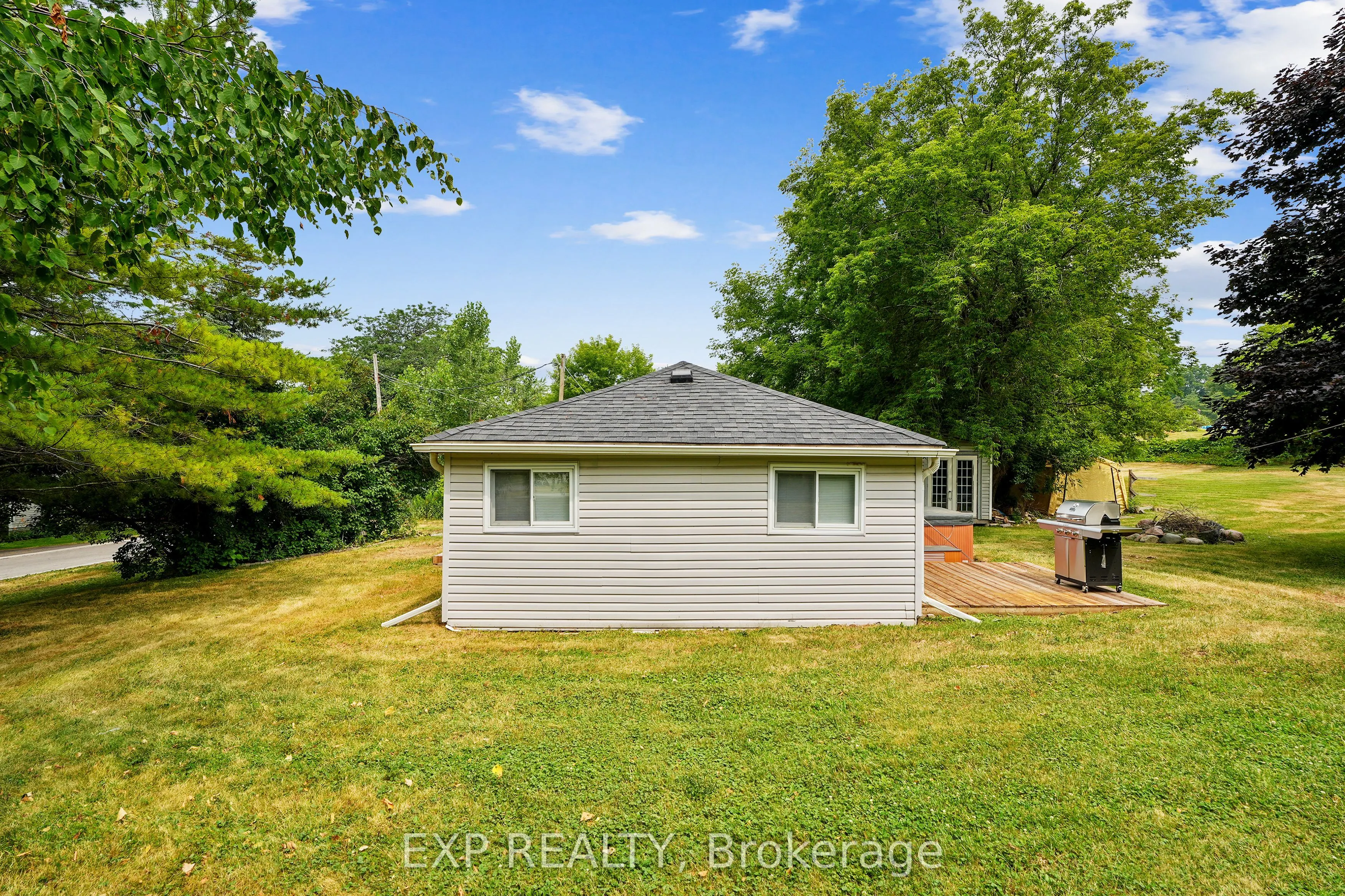 5421 Lakeshore Drive