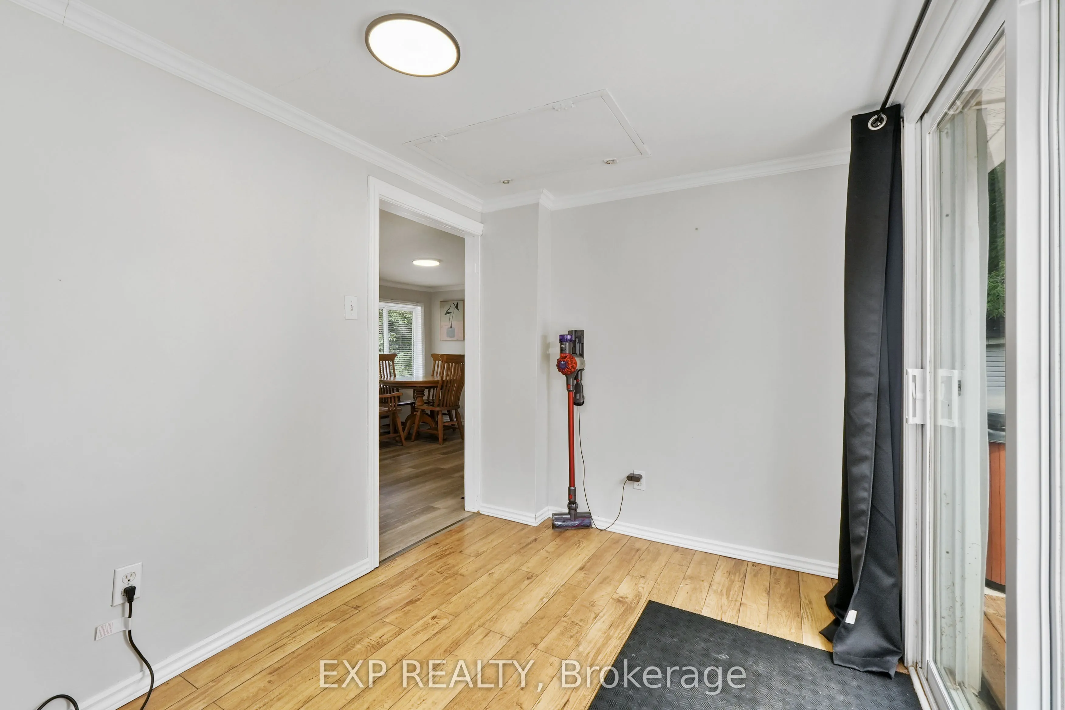 5421 Lakeshore Drive