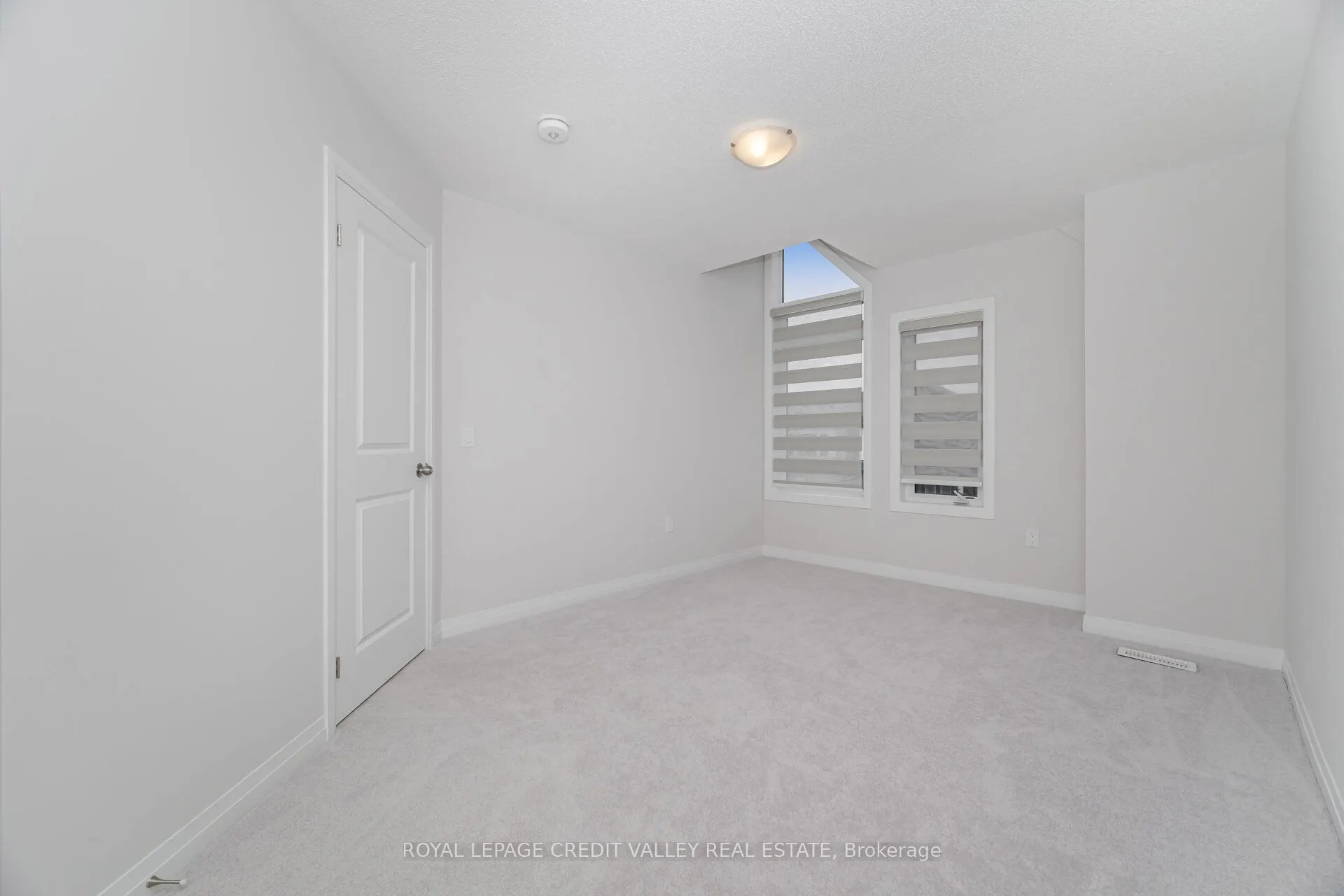 15 Weylie Street