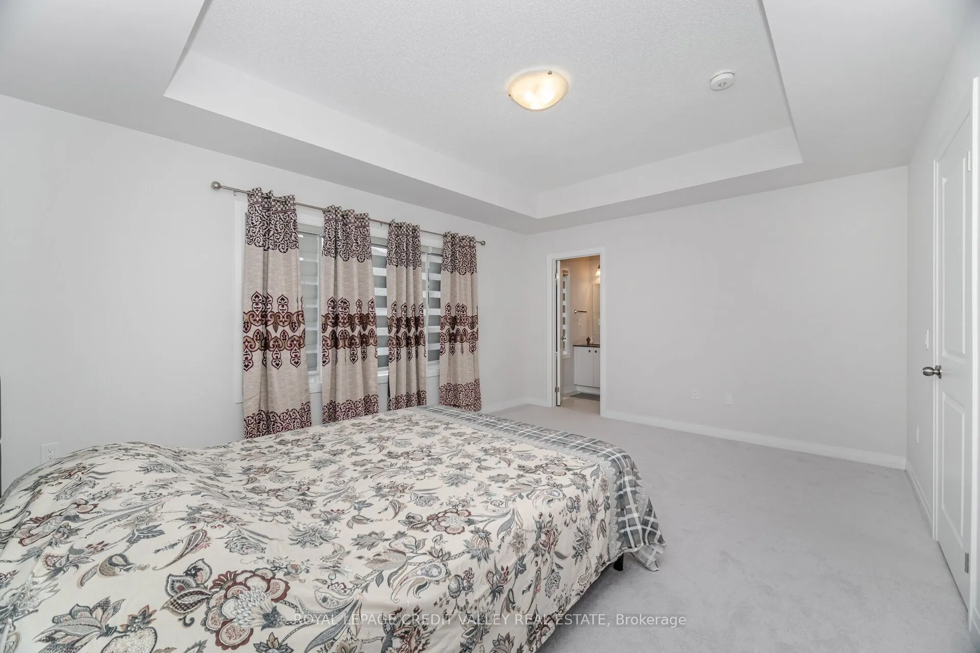 15 Weylie Street
