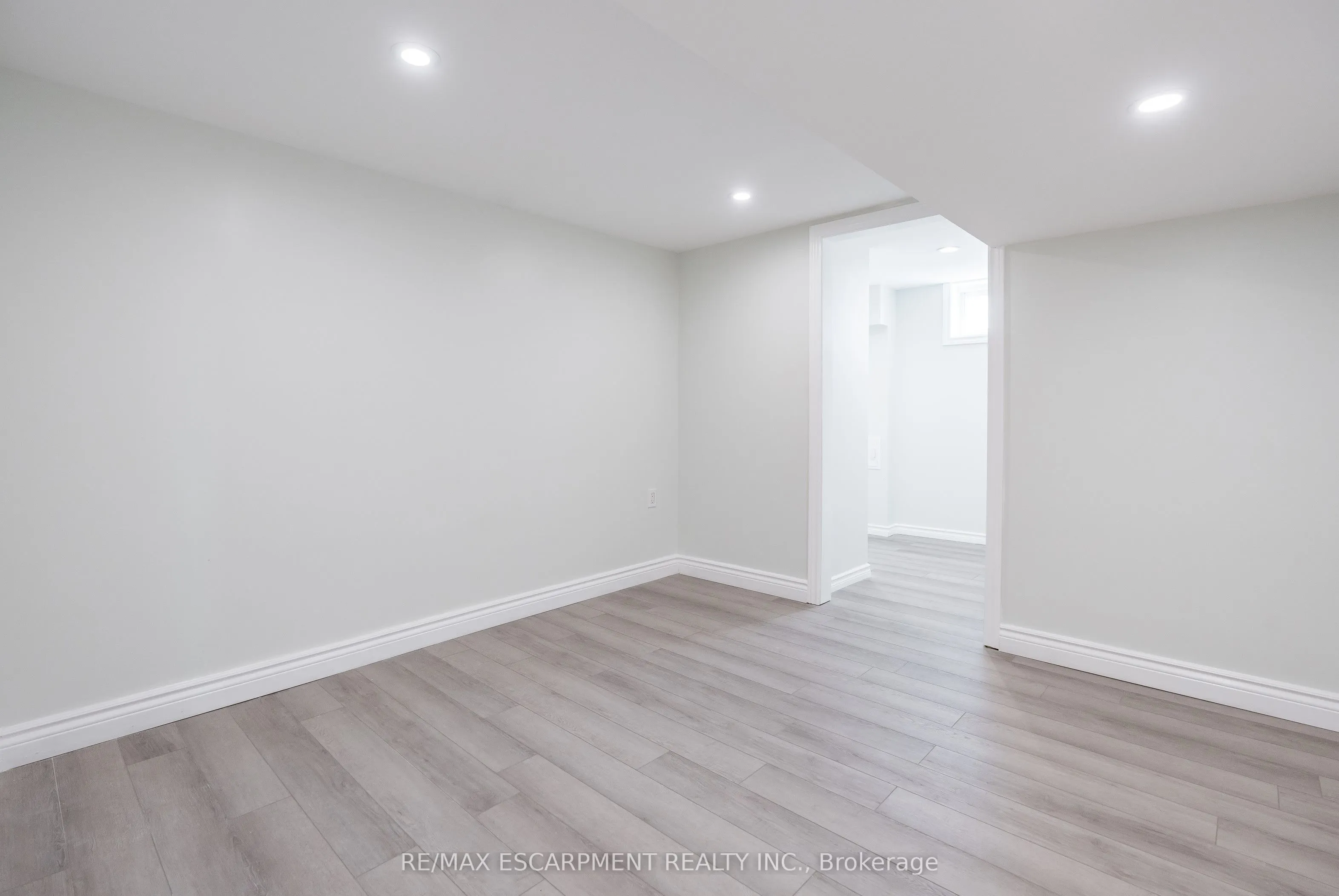 20 Glendale Road, #Lower