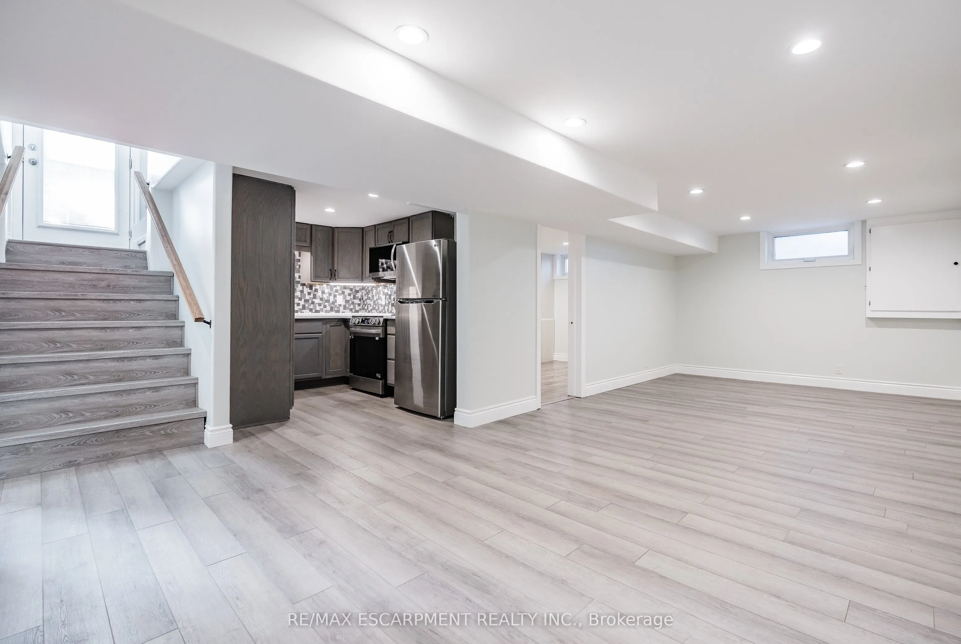 20 Glendale Road, #Lower