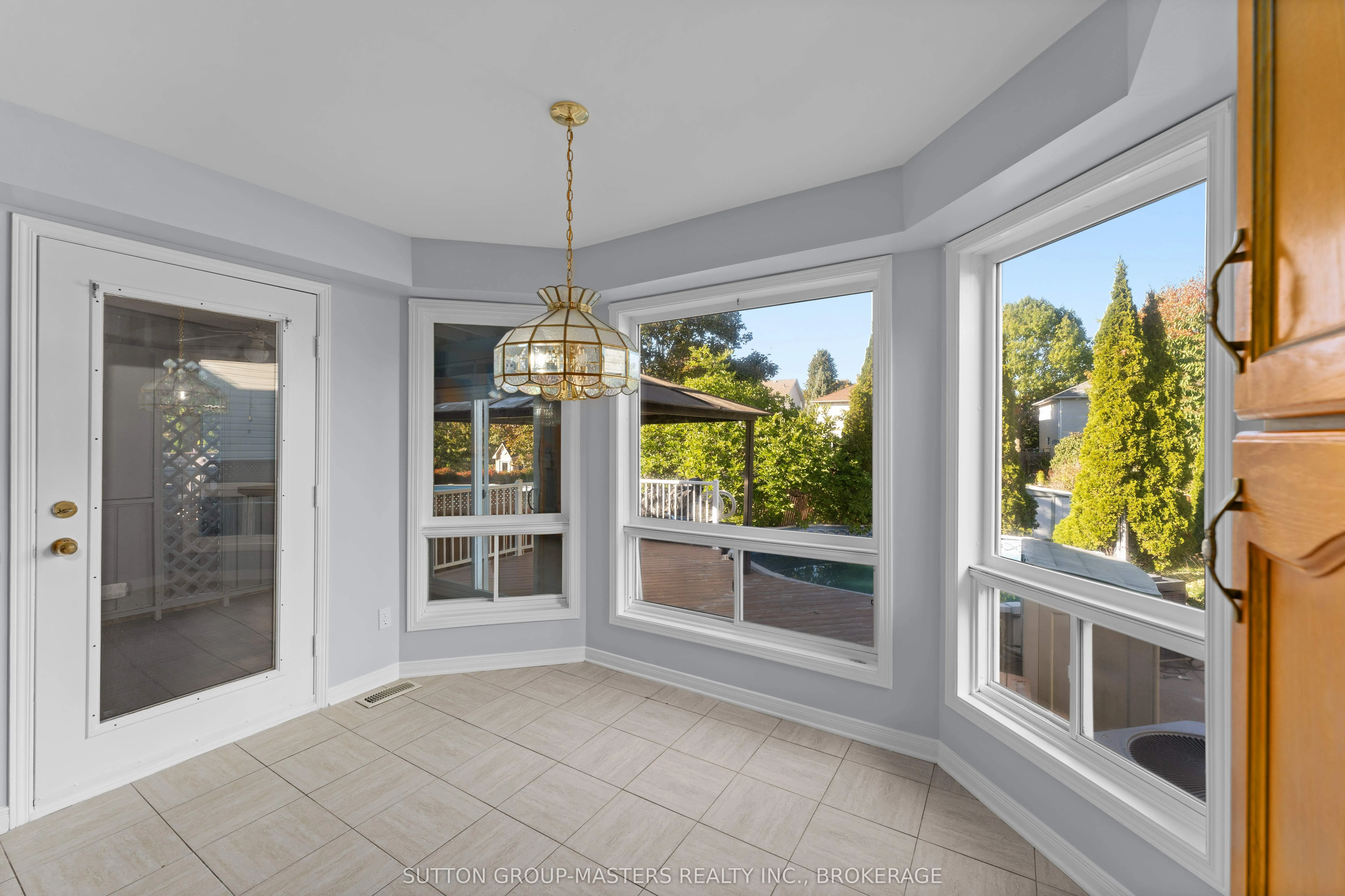 514 BARNSLEY Crescent