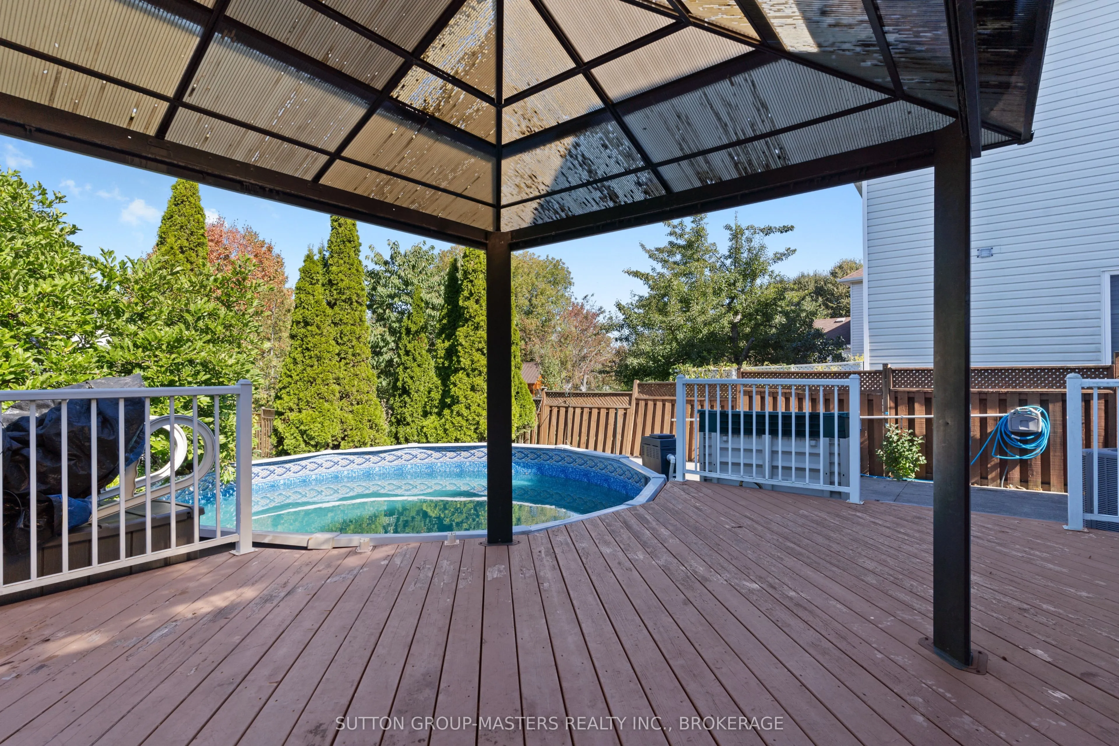 514 BARNSLEY Crescent