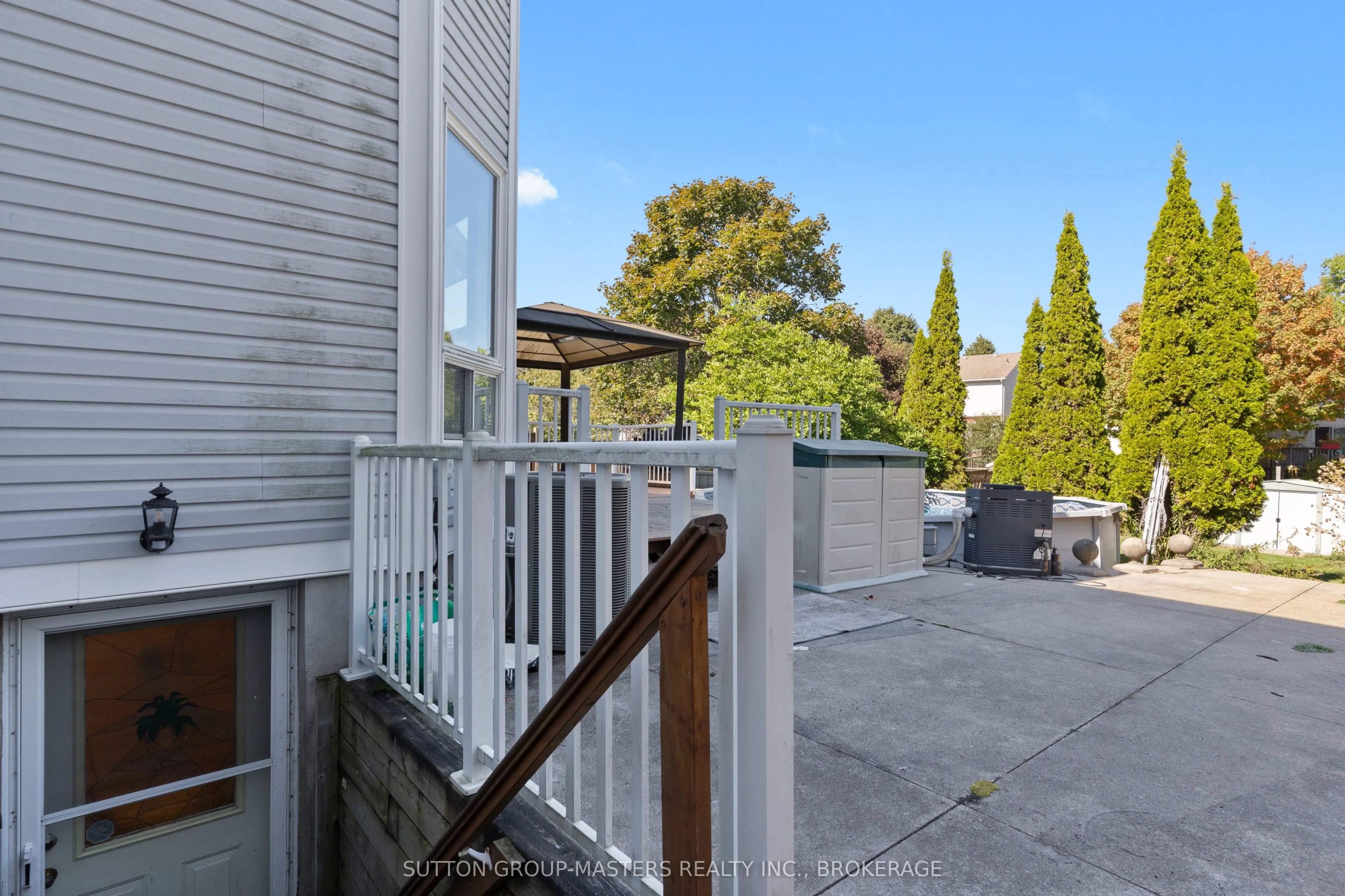514 BARNSLEY Crescent