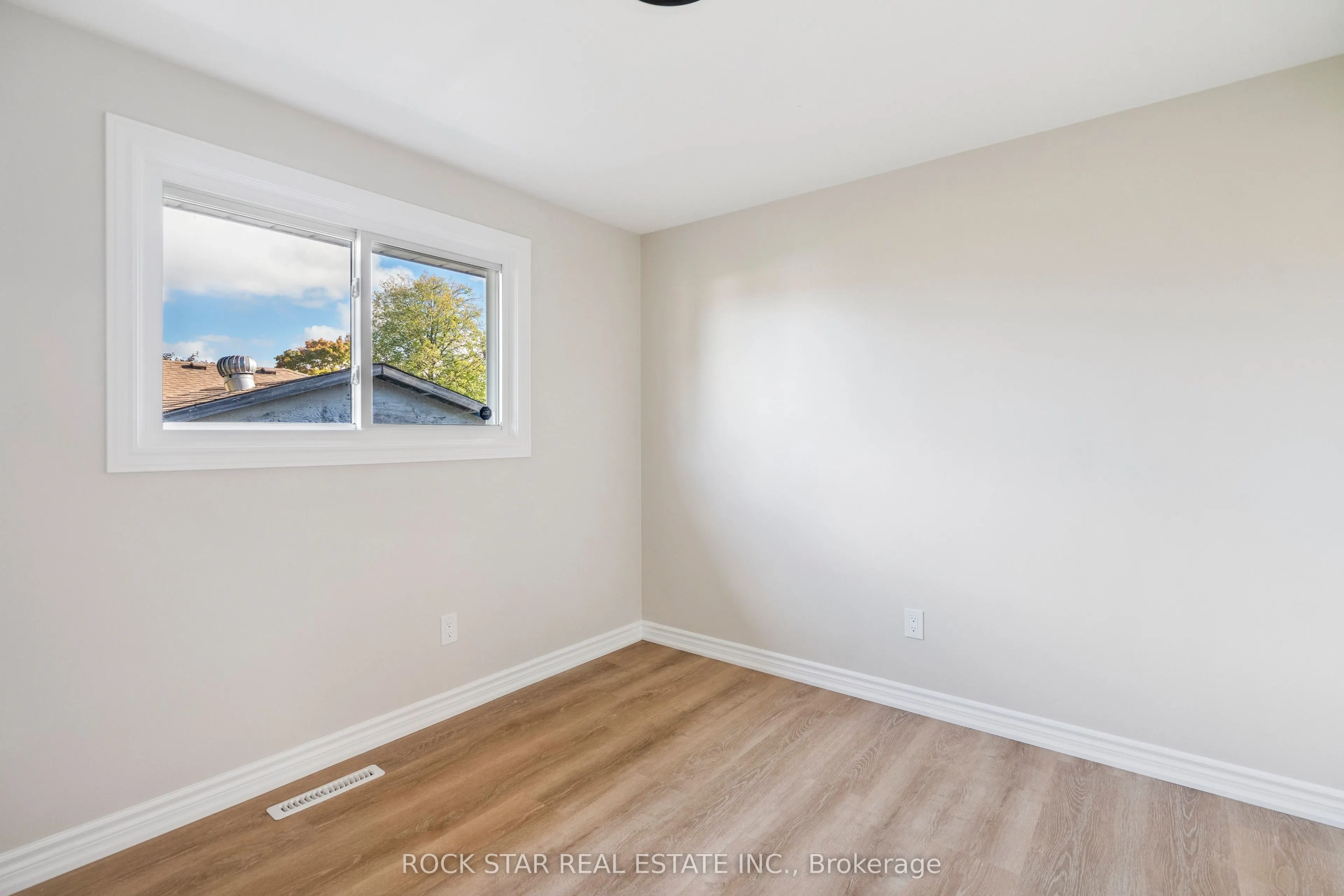 10 Sycamore Street