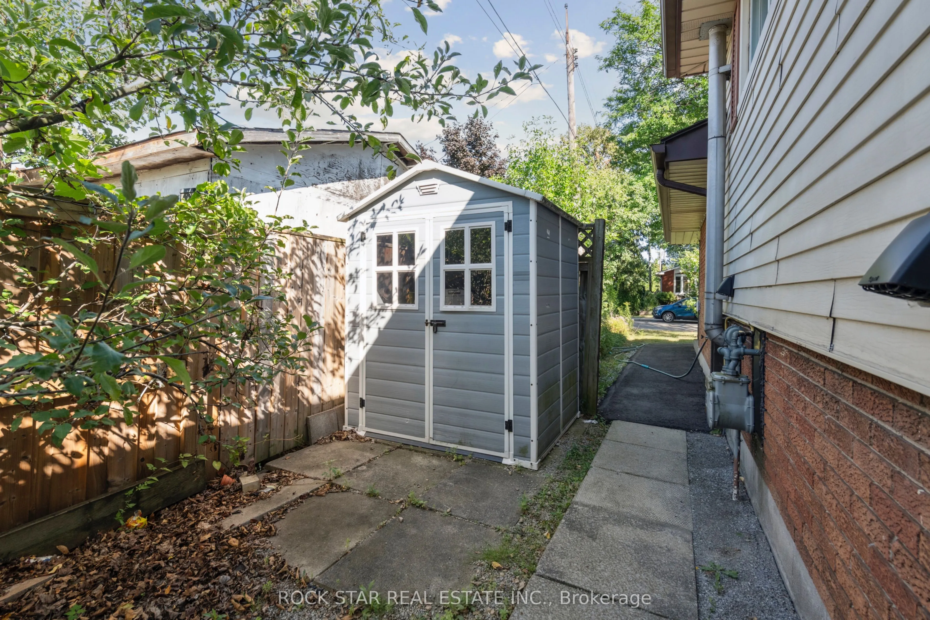 10 Sycamore Street