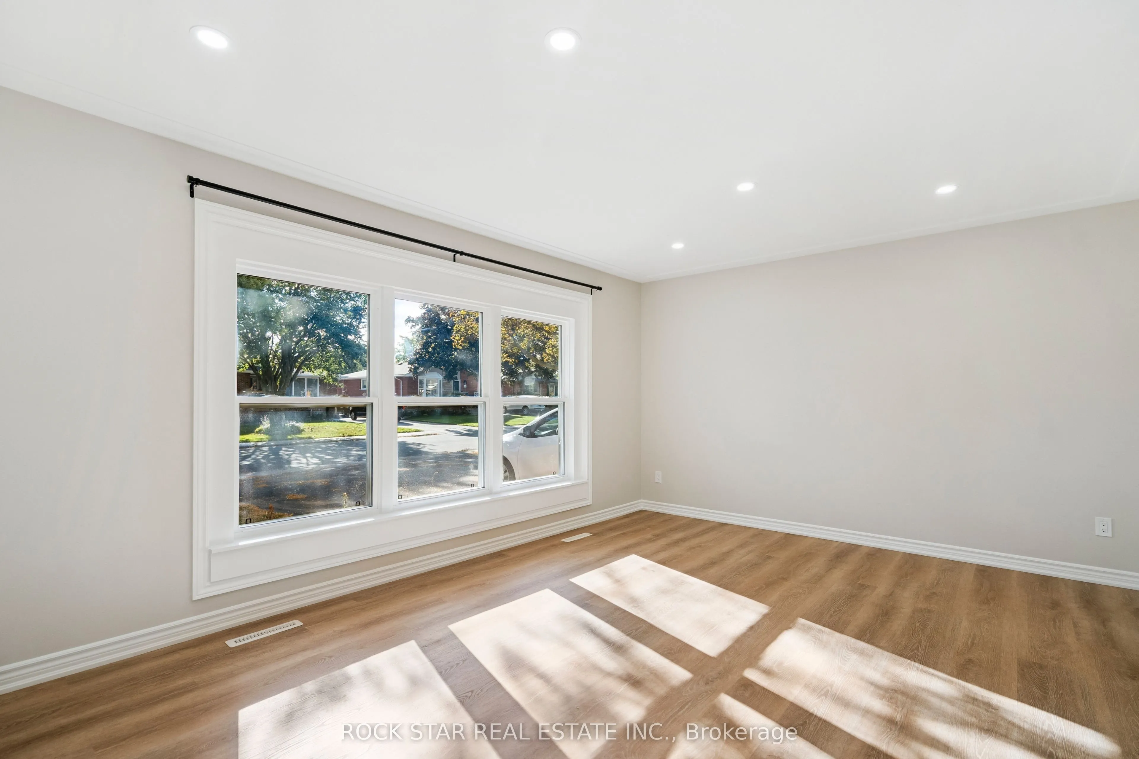 10 Sycamore Street