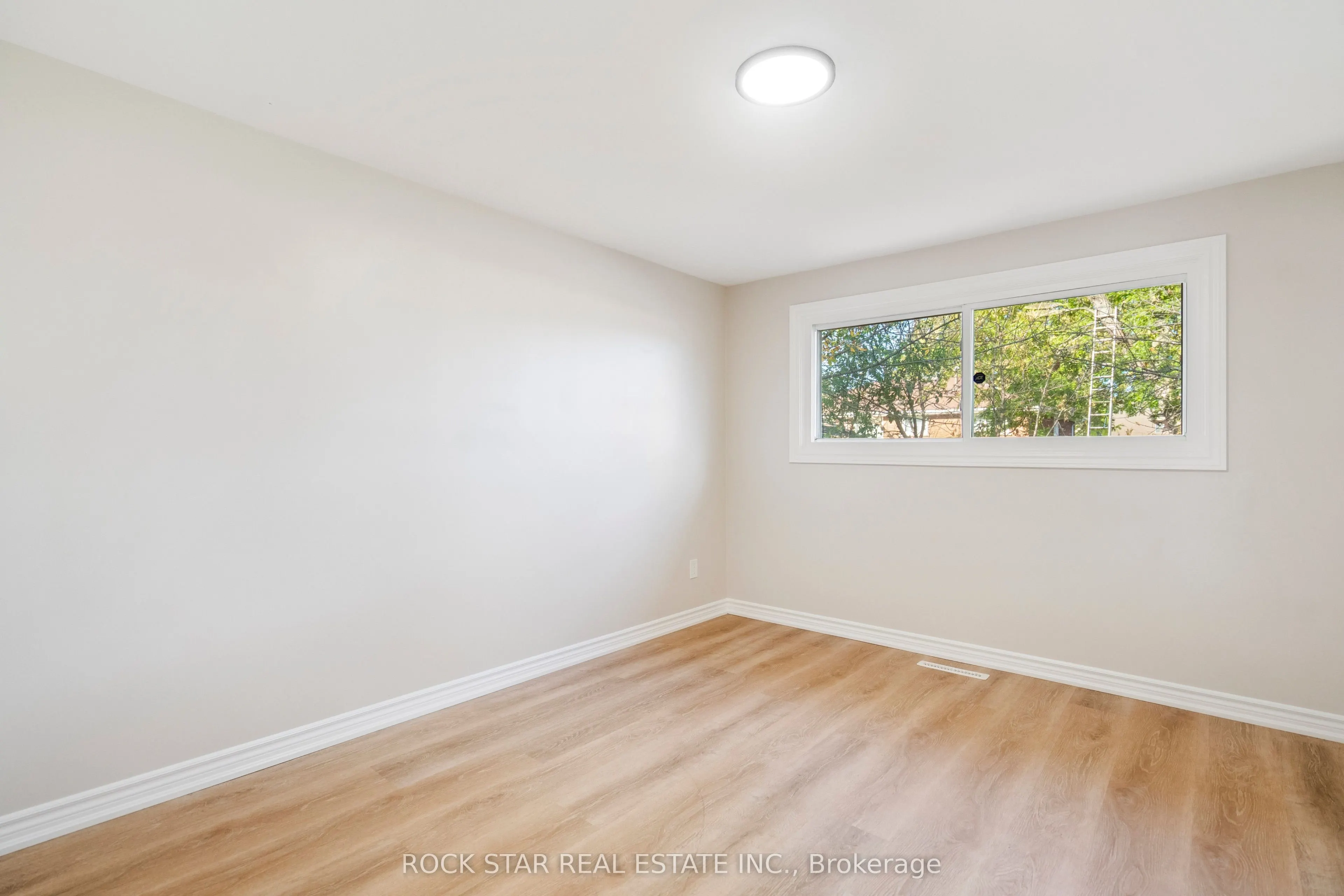 10 Sycamore Street