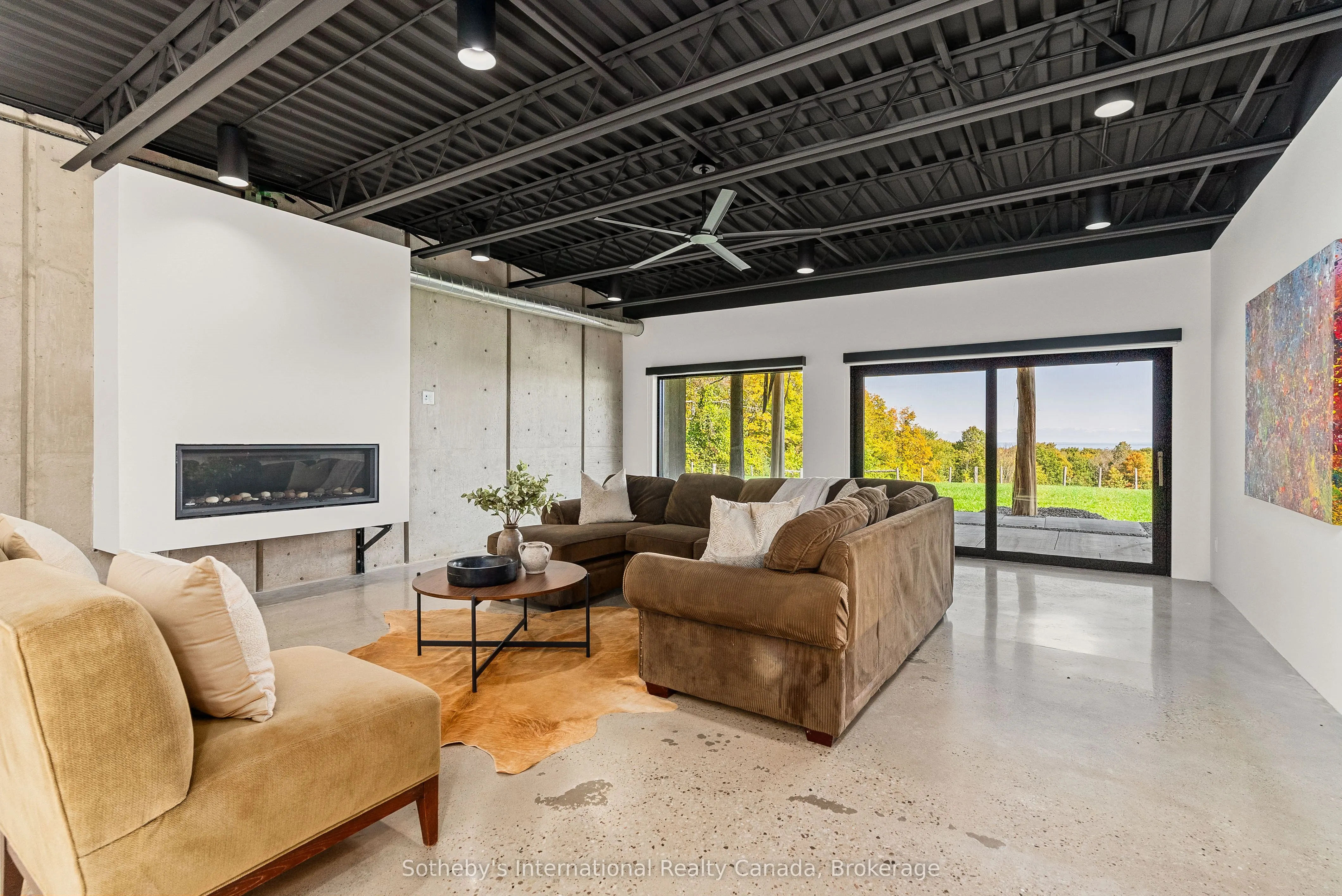 589903 Grey Road 19