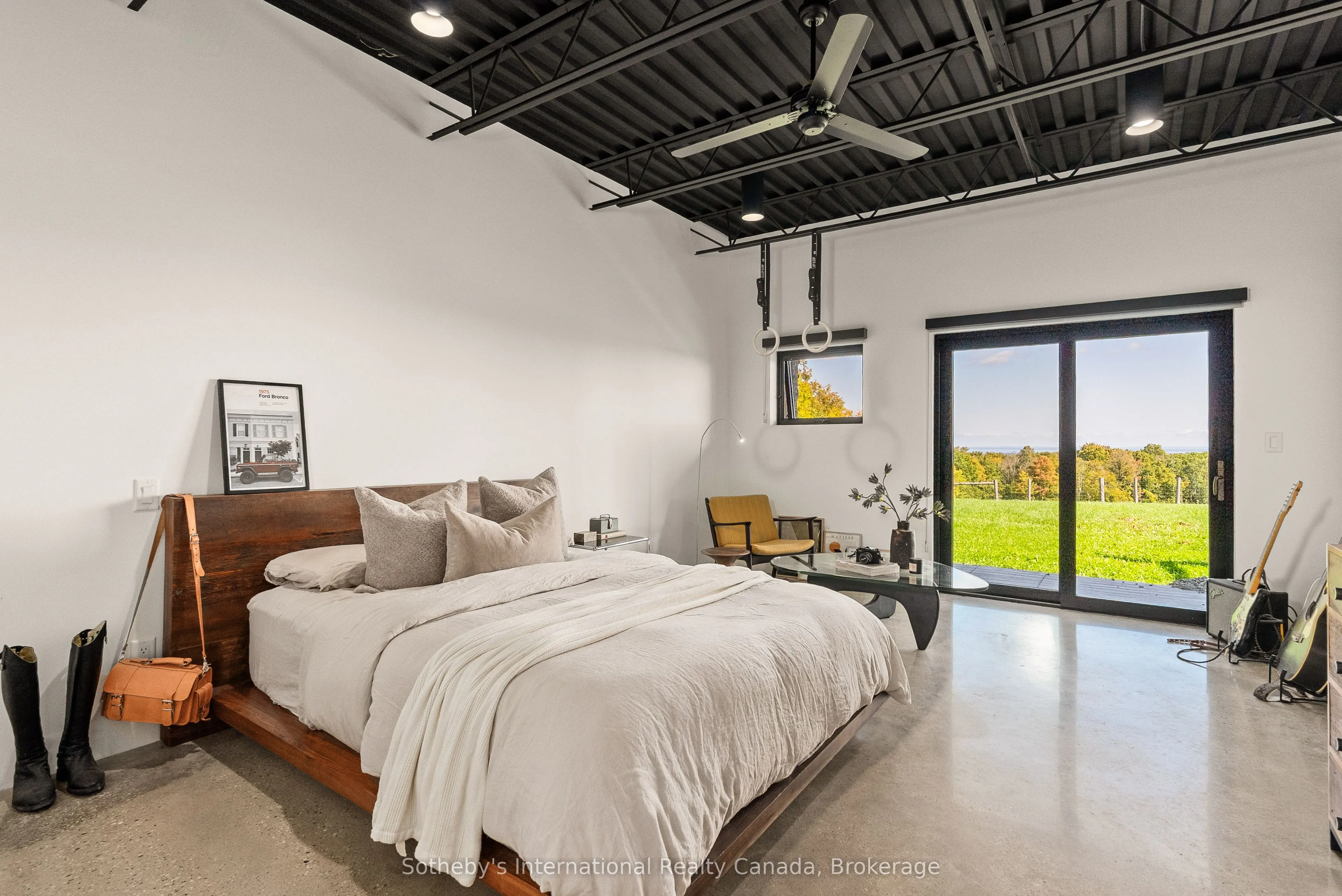 589903 Grey Road 19
