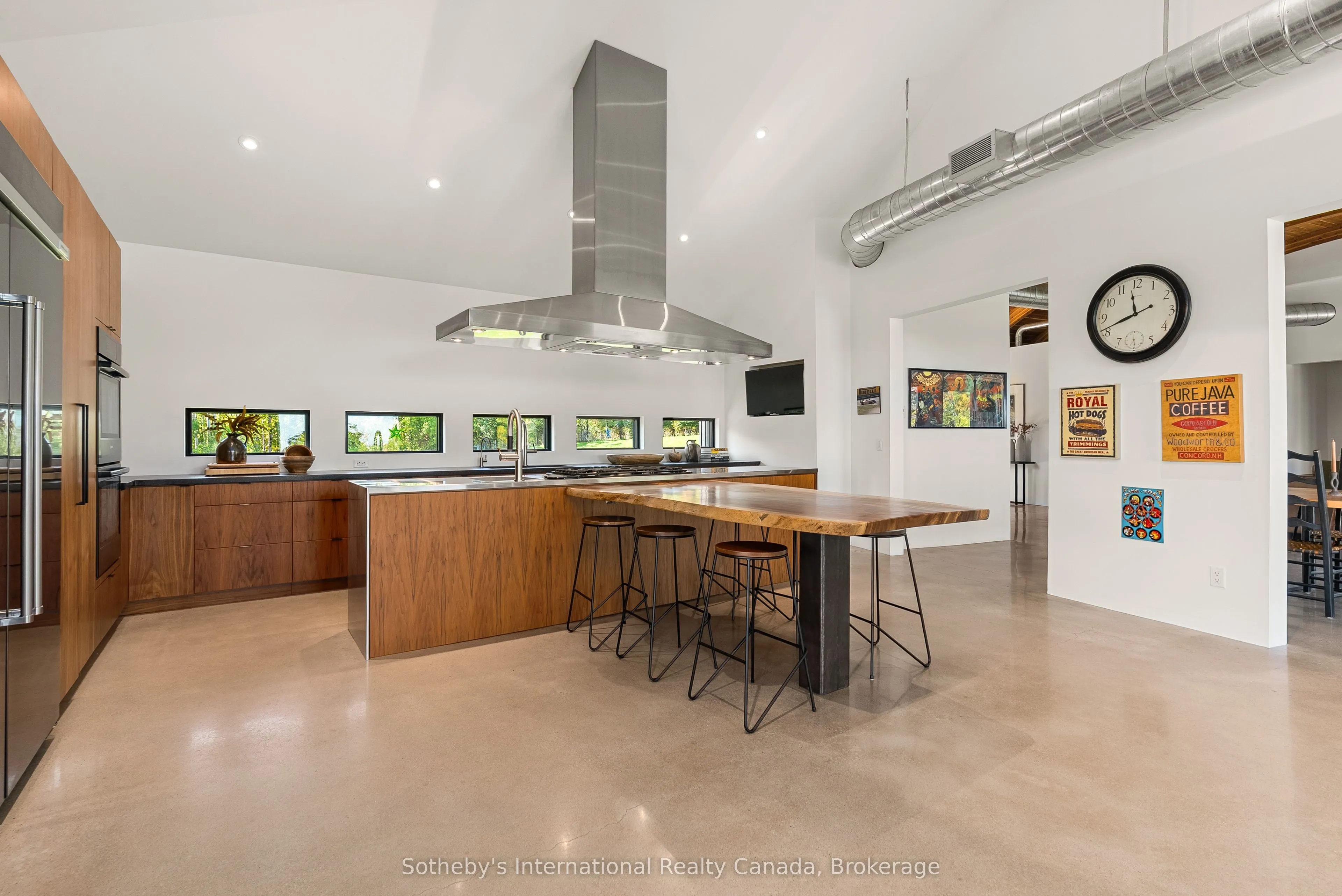 589903 Grey Road 19