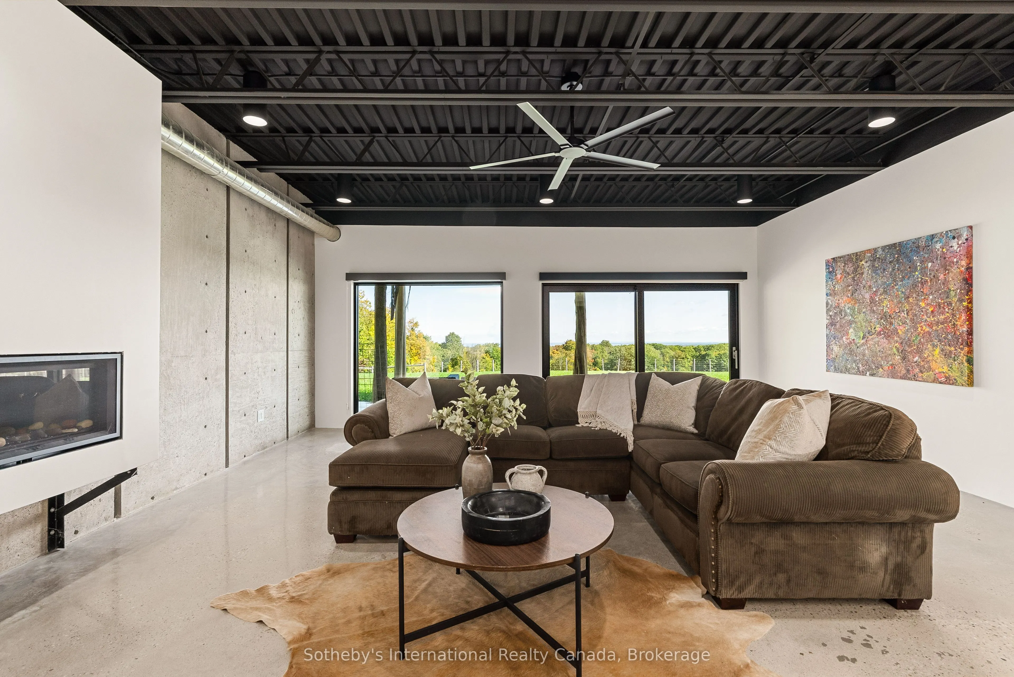 589903 Grey Road 19