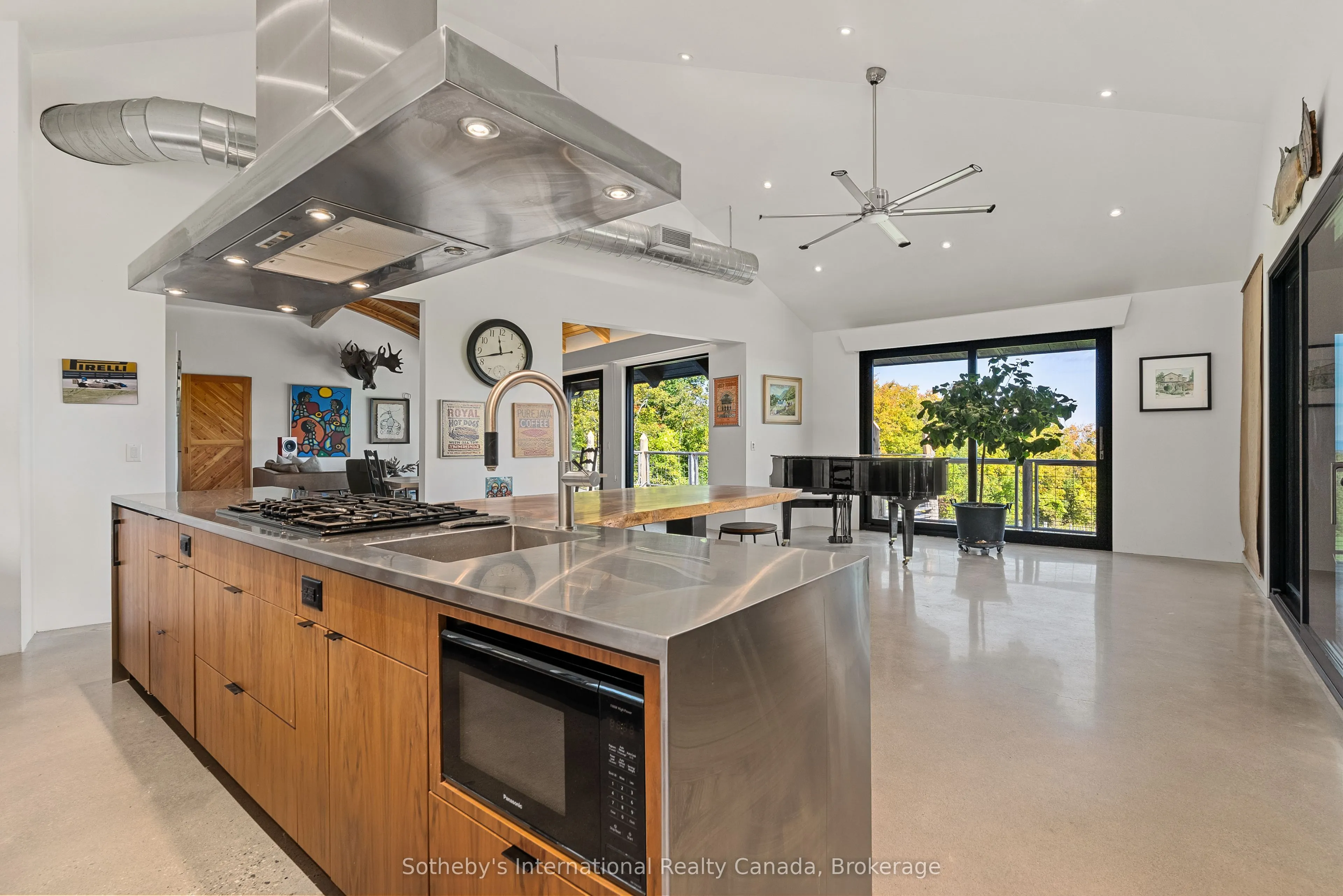 589903 Grey Road 19