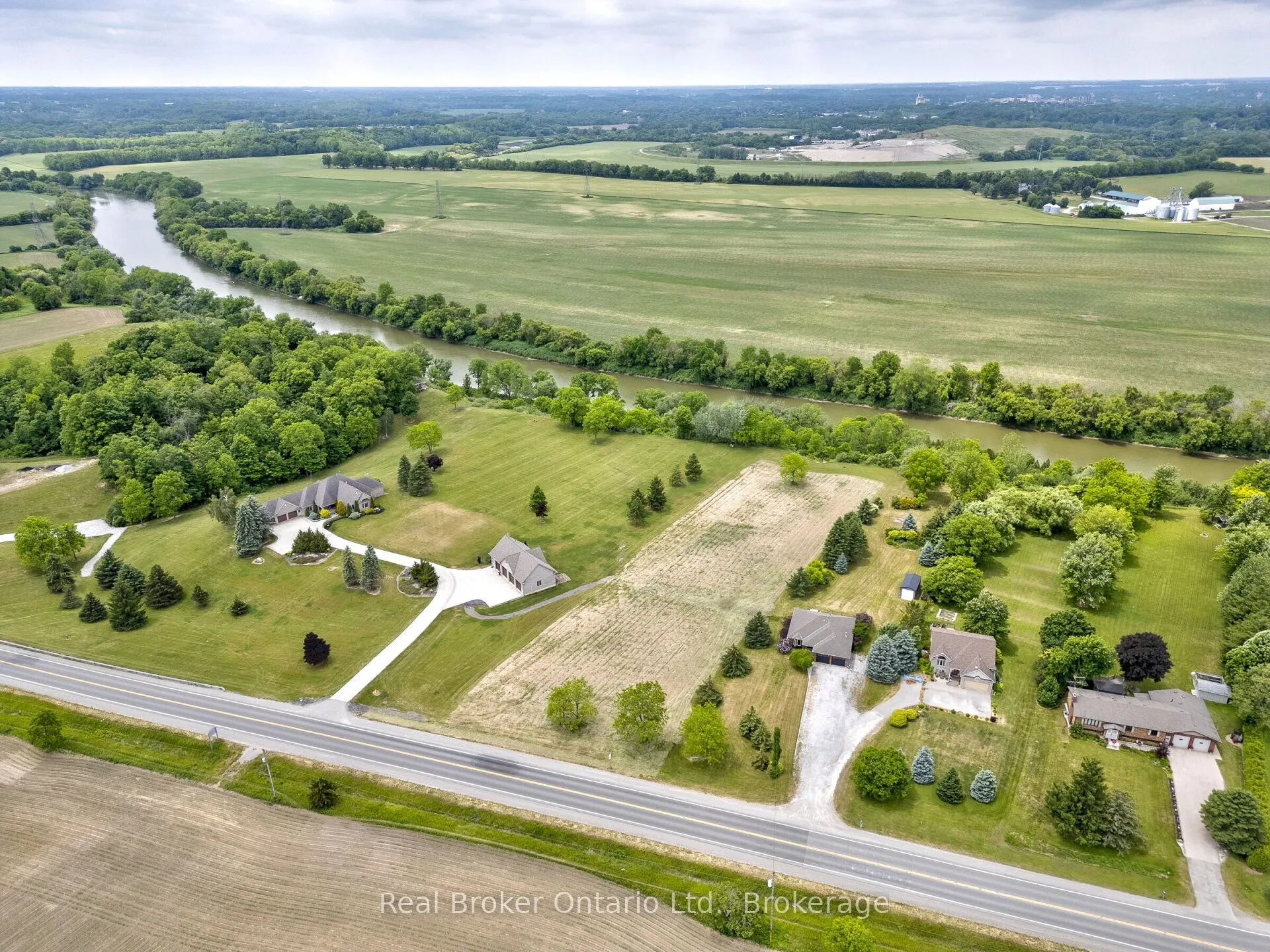 307 Brant County 18 Road