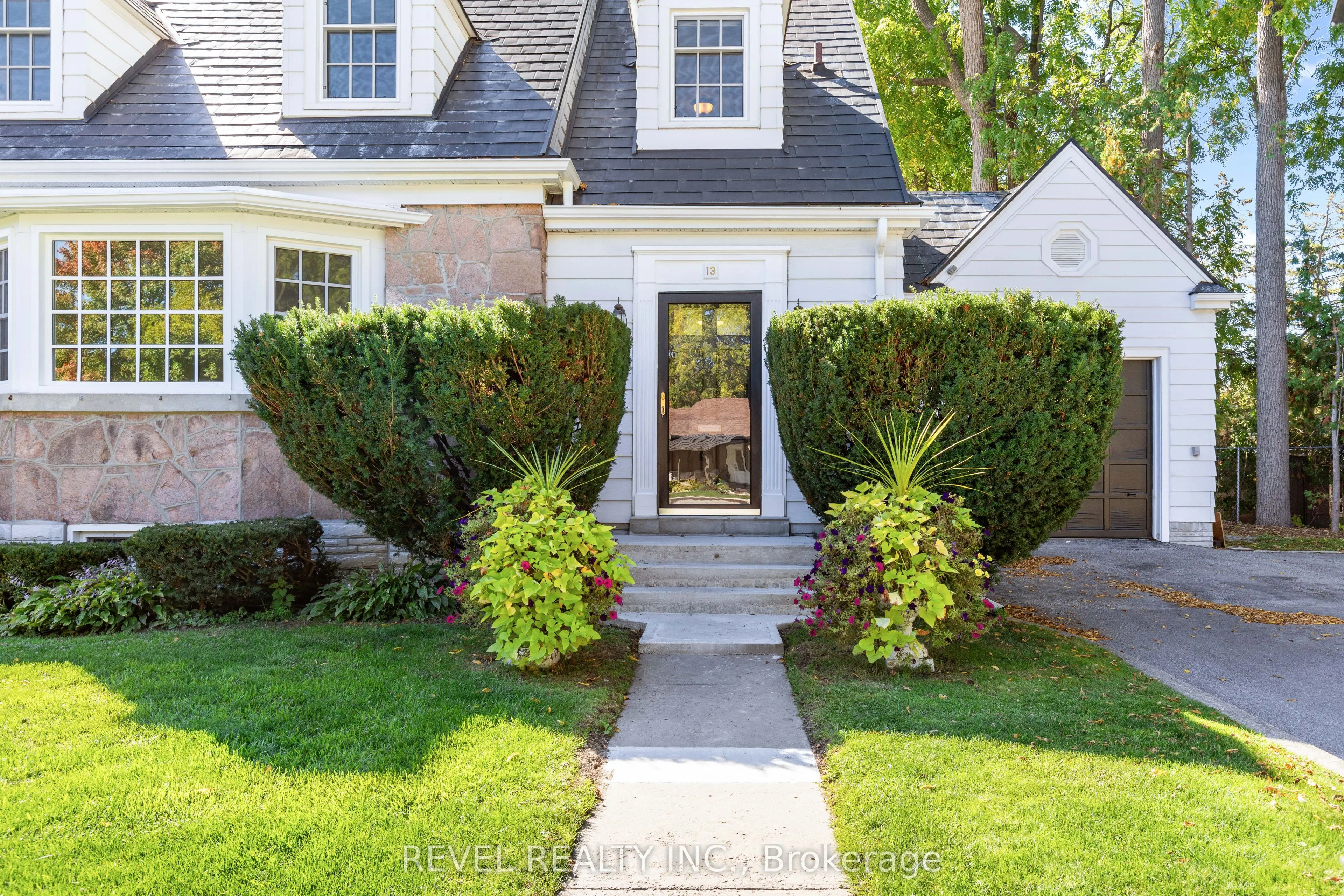 13 Sylvan Crescent