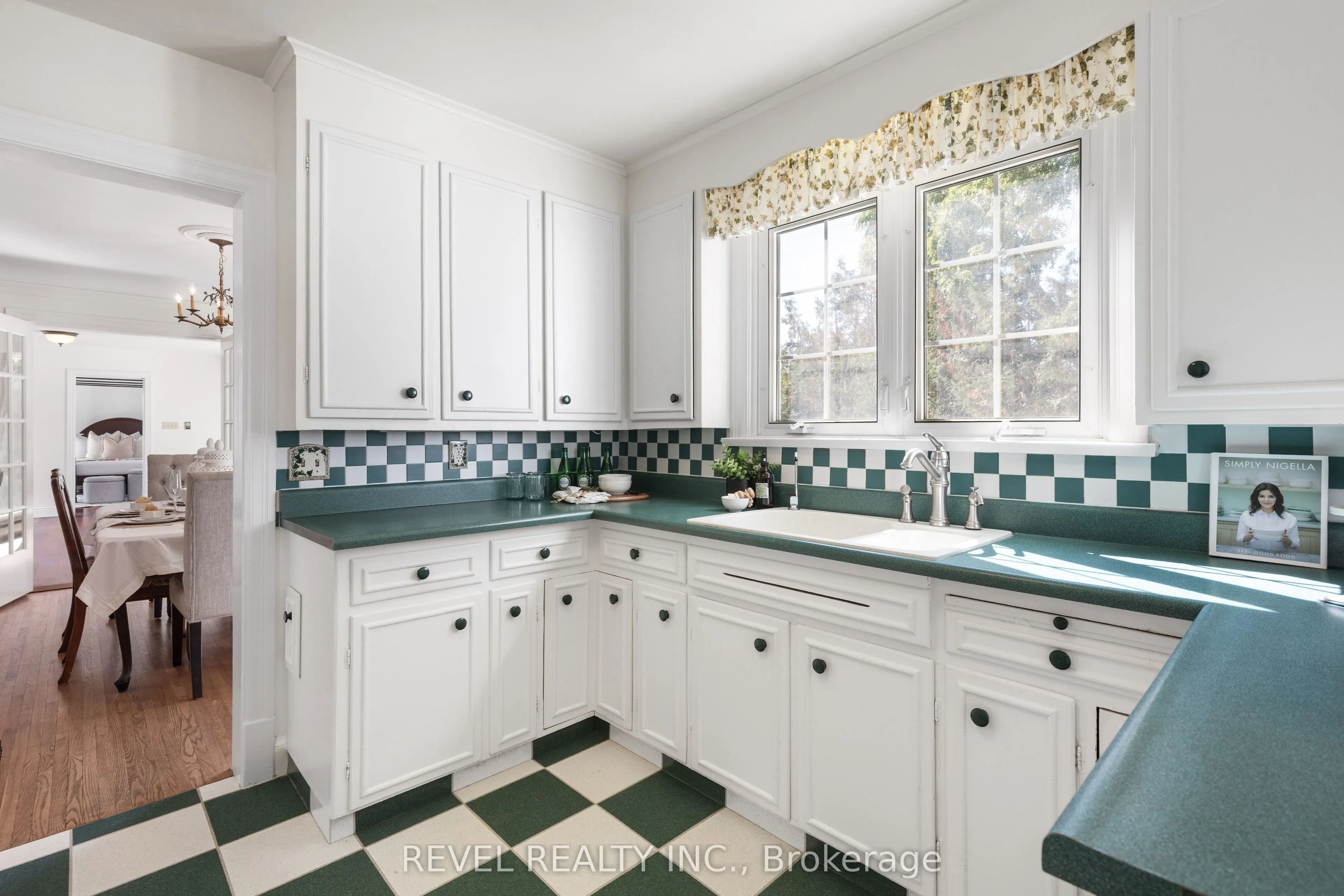 13 Sylvan Crescent