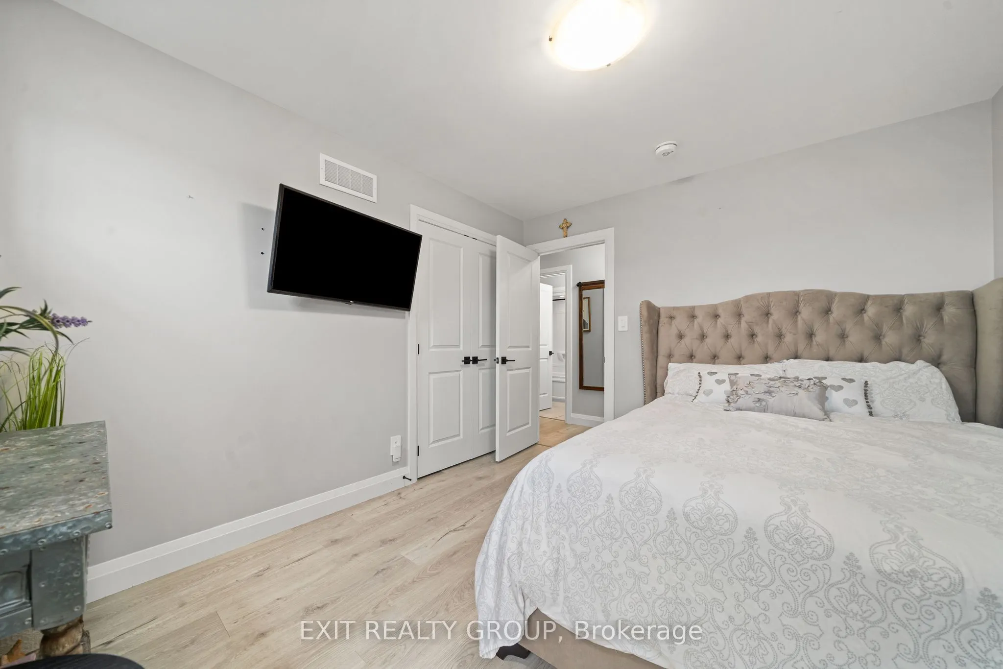 4 Mackenzie John Crescent