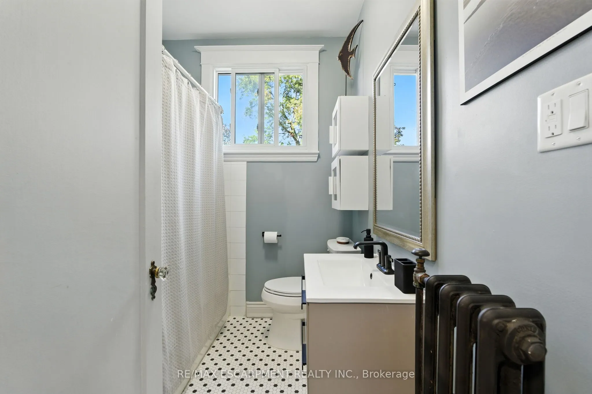 54 Dufferin Avenue, #3