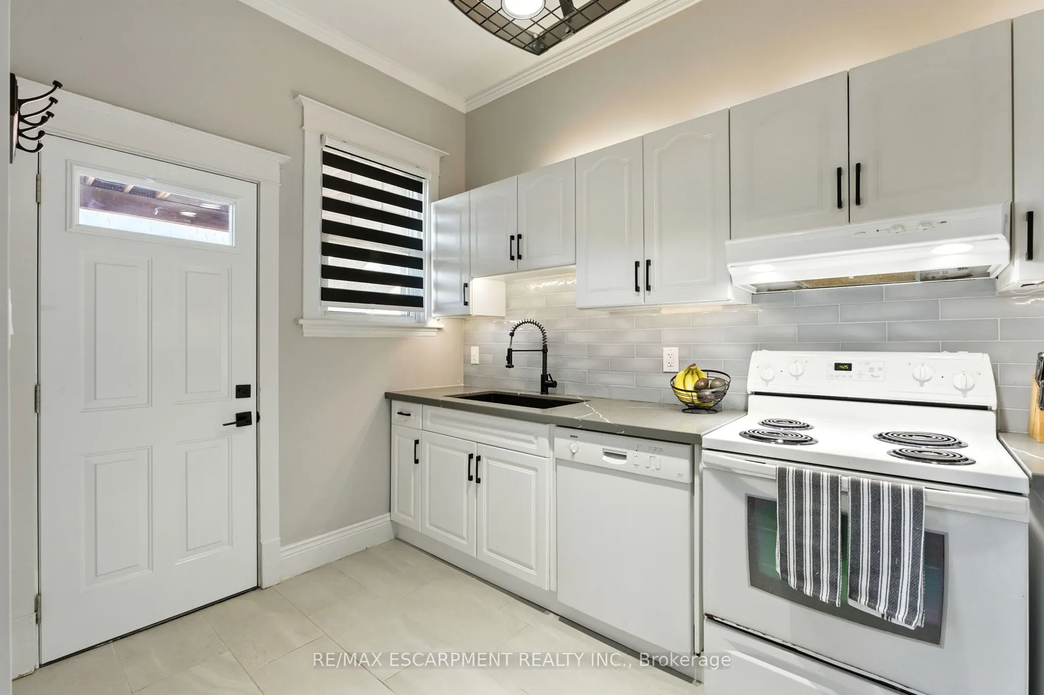 54 Dufferin Avenue, #3