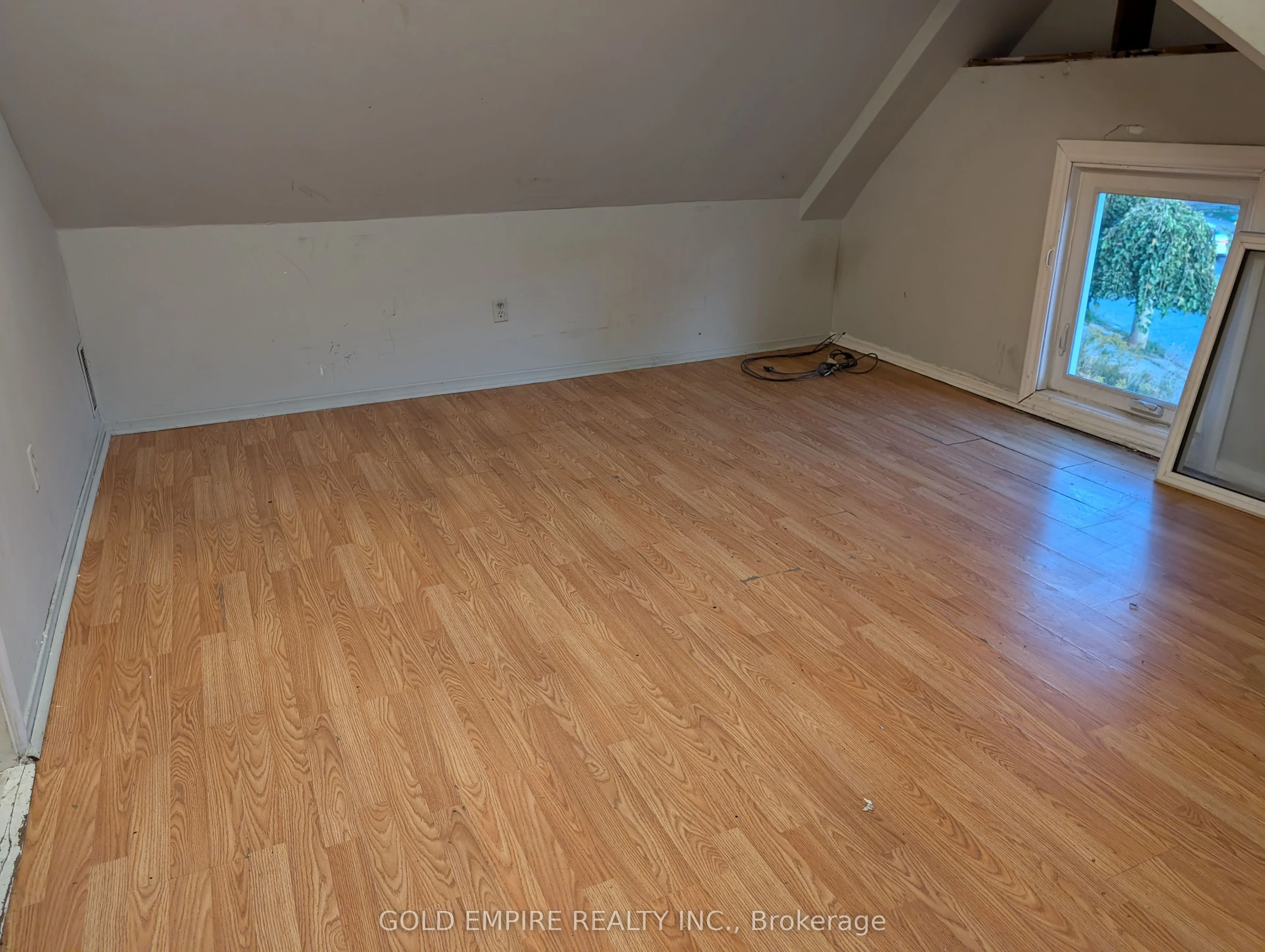 276 Hamilton Road, #UPPER
