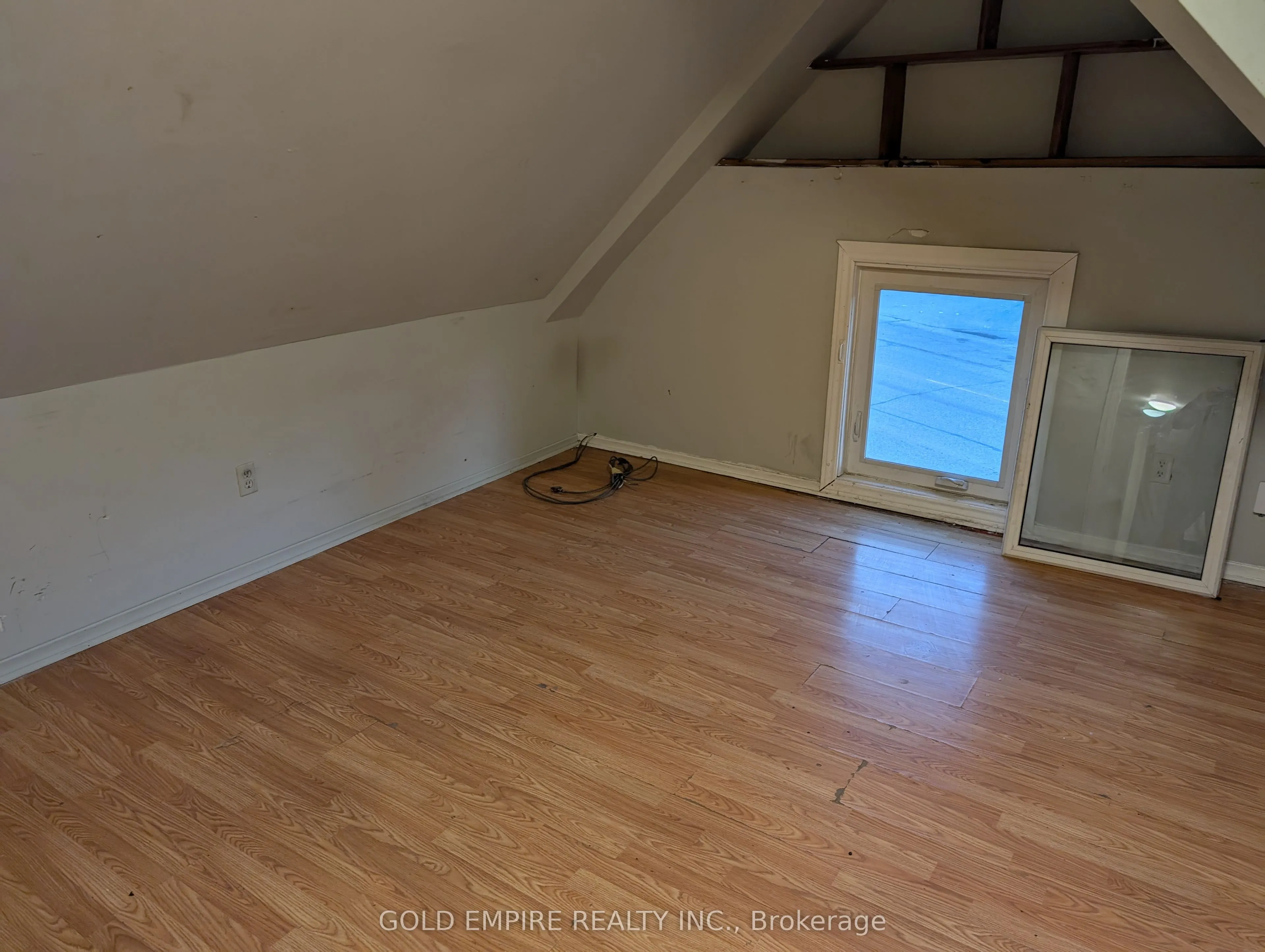 276 Hamilton Road, #UPPER
