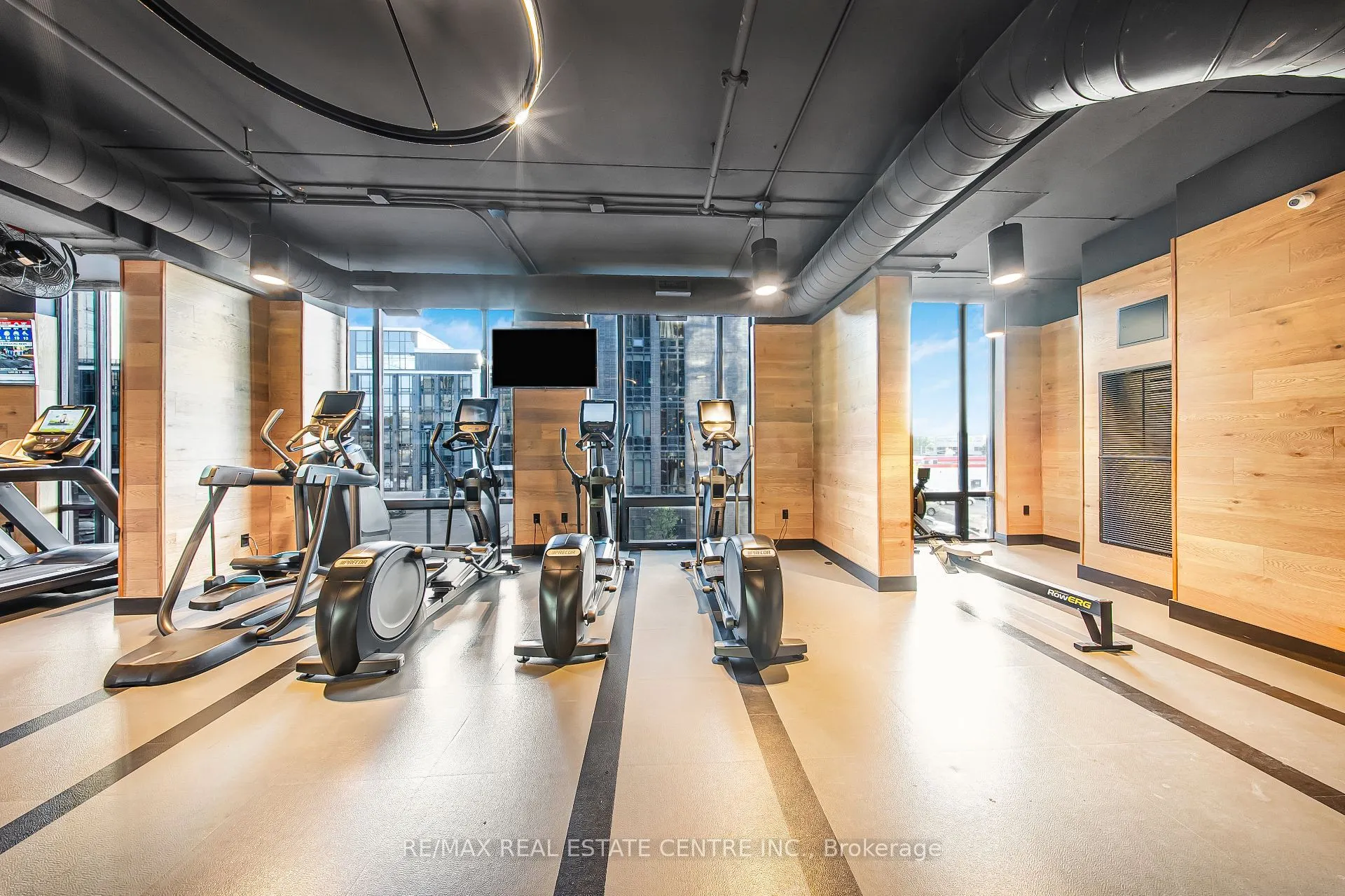 145 COLUMBIA Street W, #909
