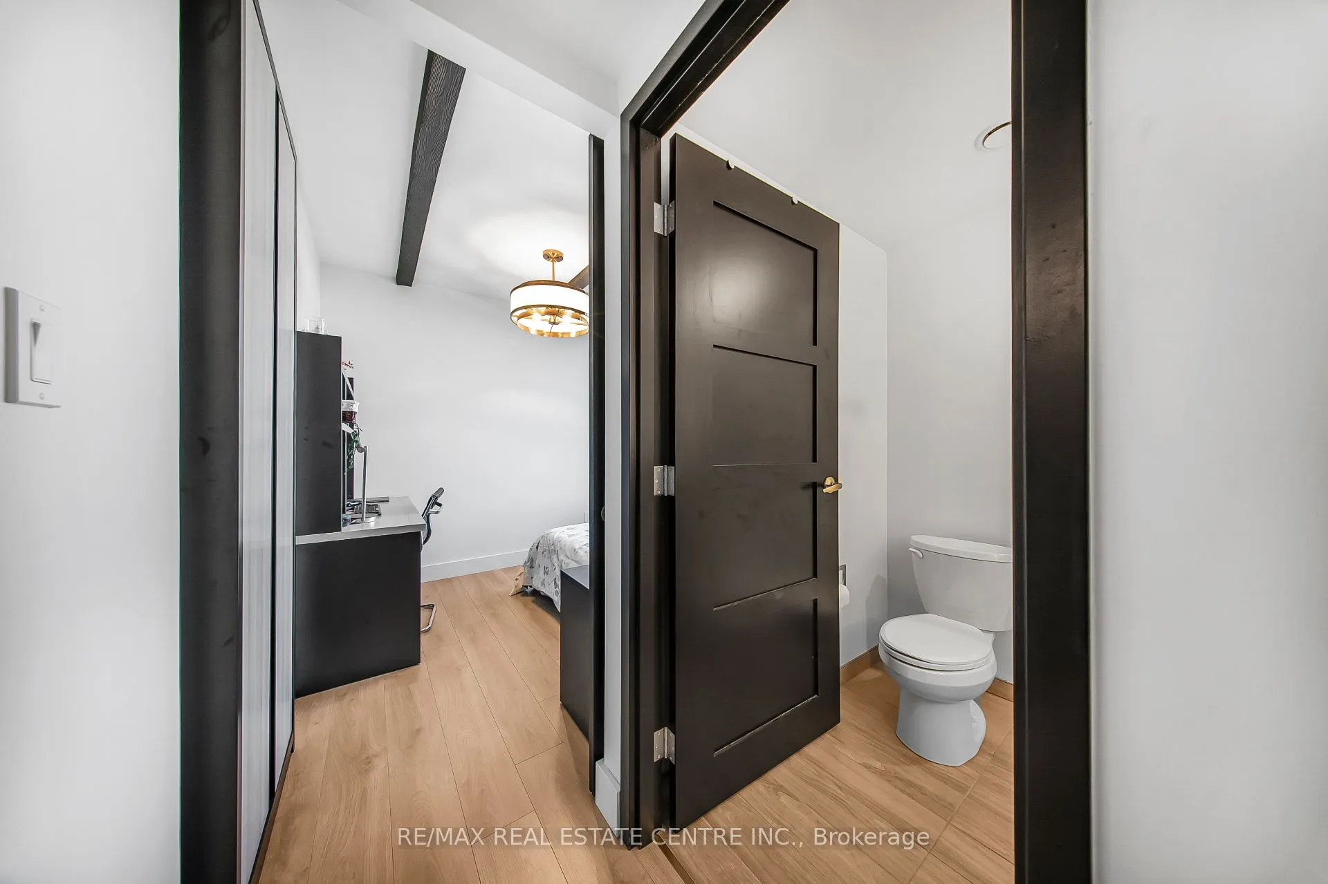 145 COLUMBIA Street W, #909