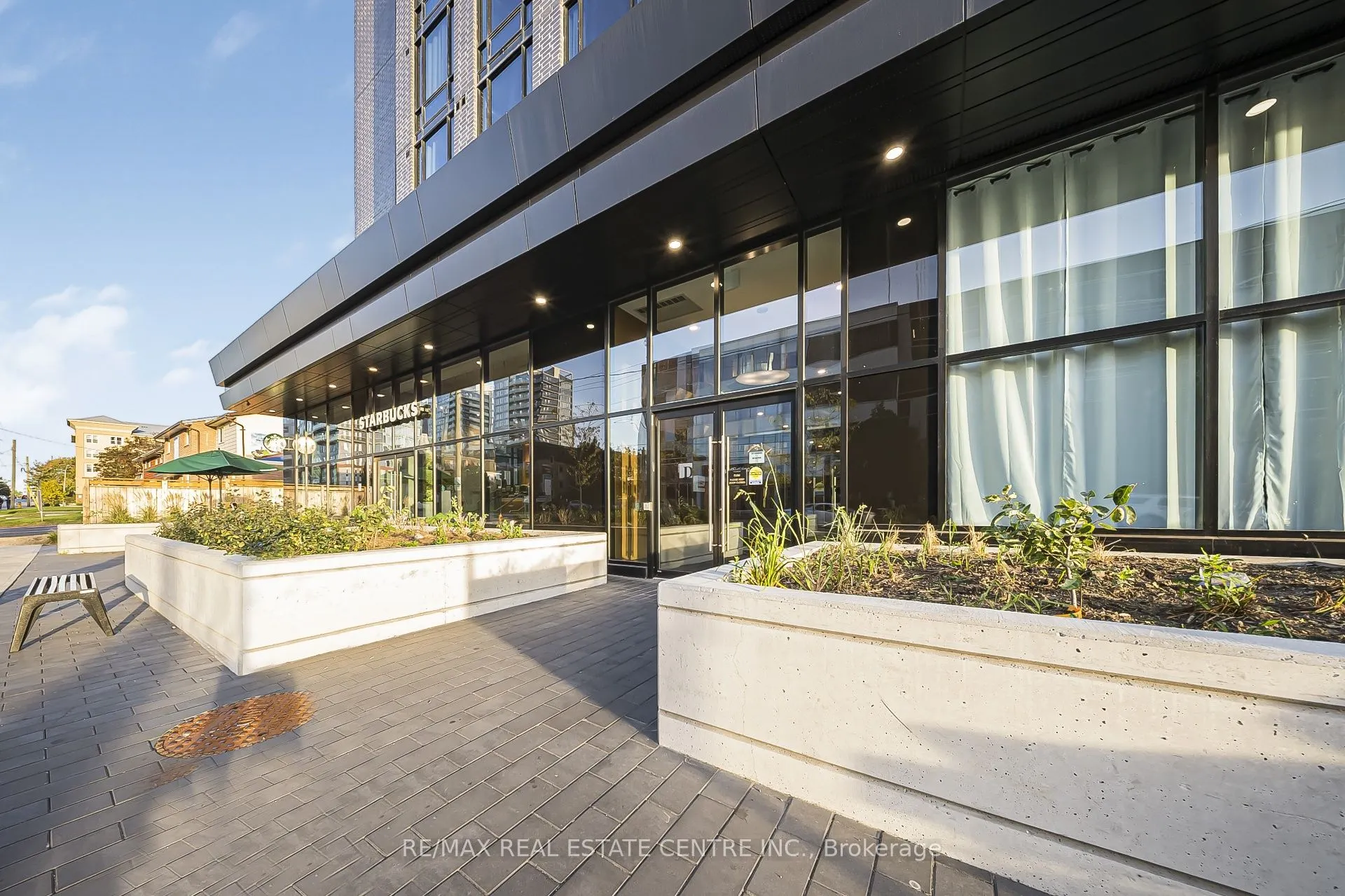 145 COLUMBIA Street W, #909