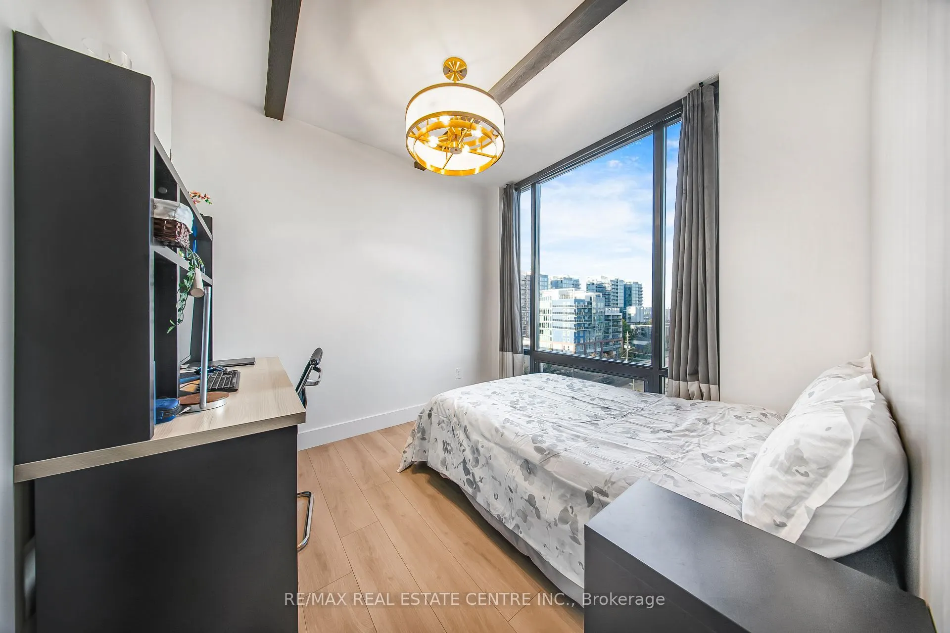 145 COLUMBIA Street W, #909