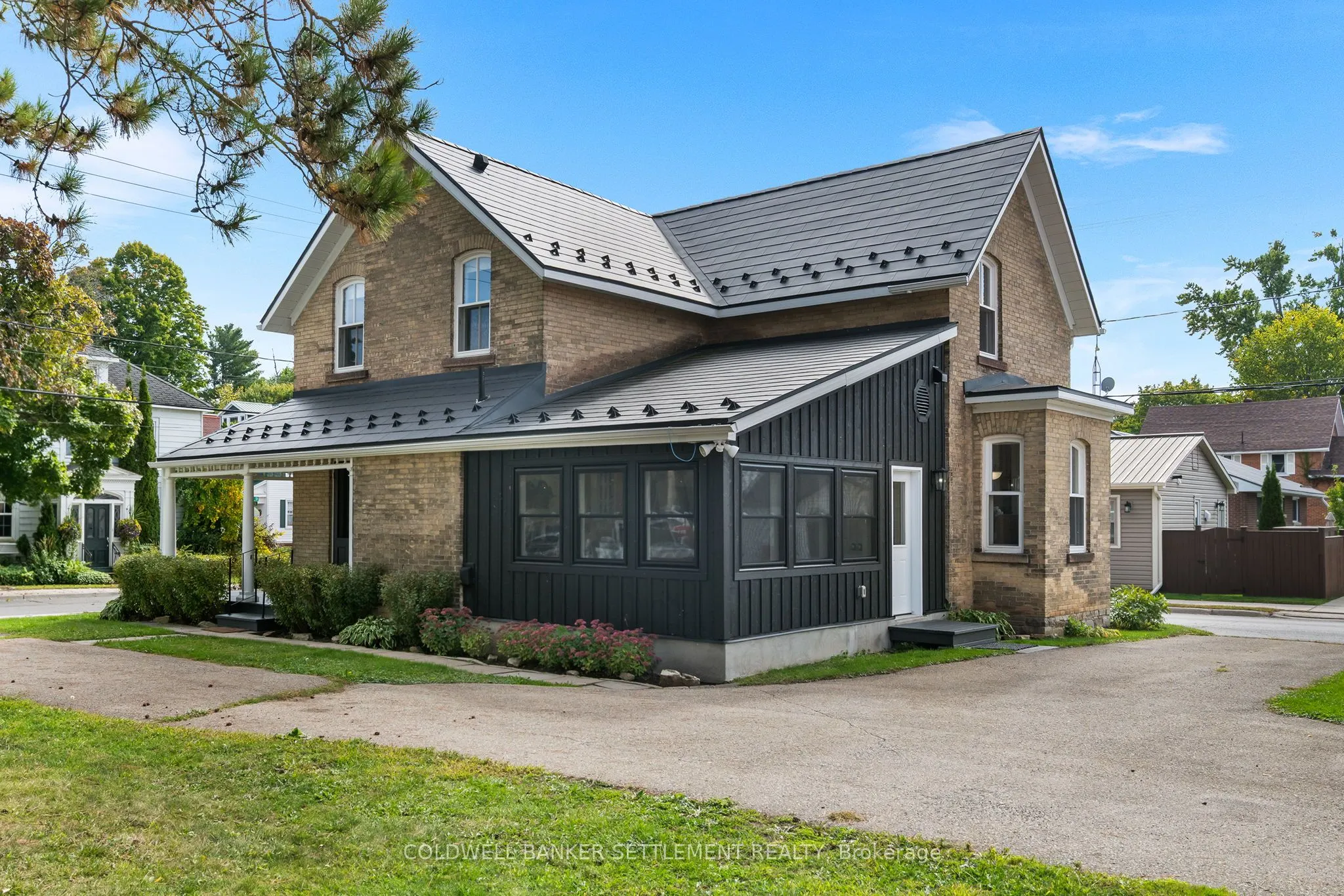 93 Peter Street