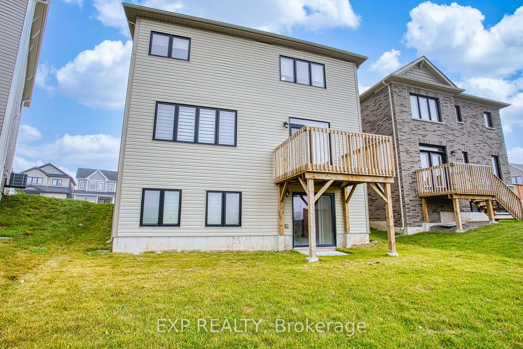 123 Port Crescent